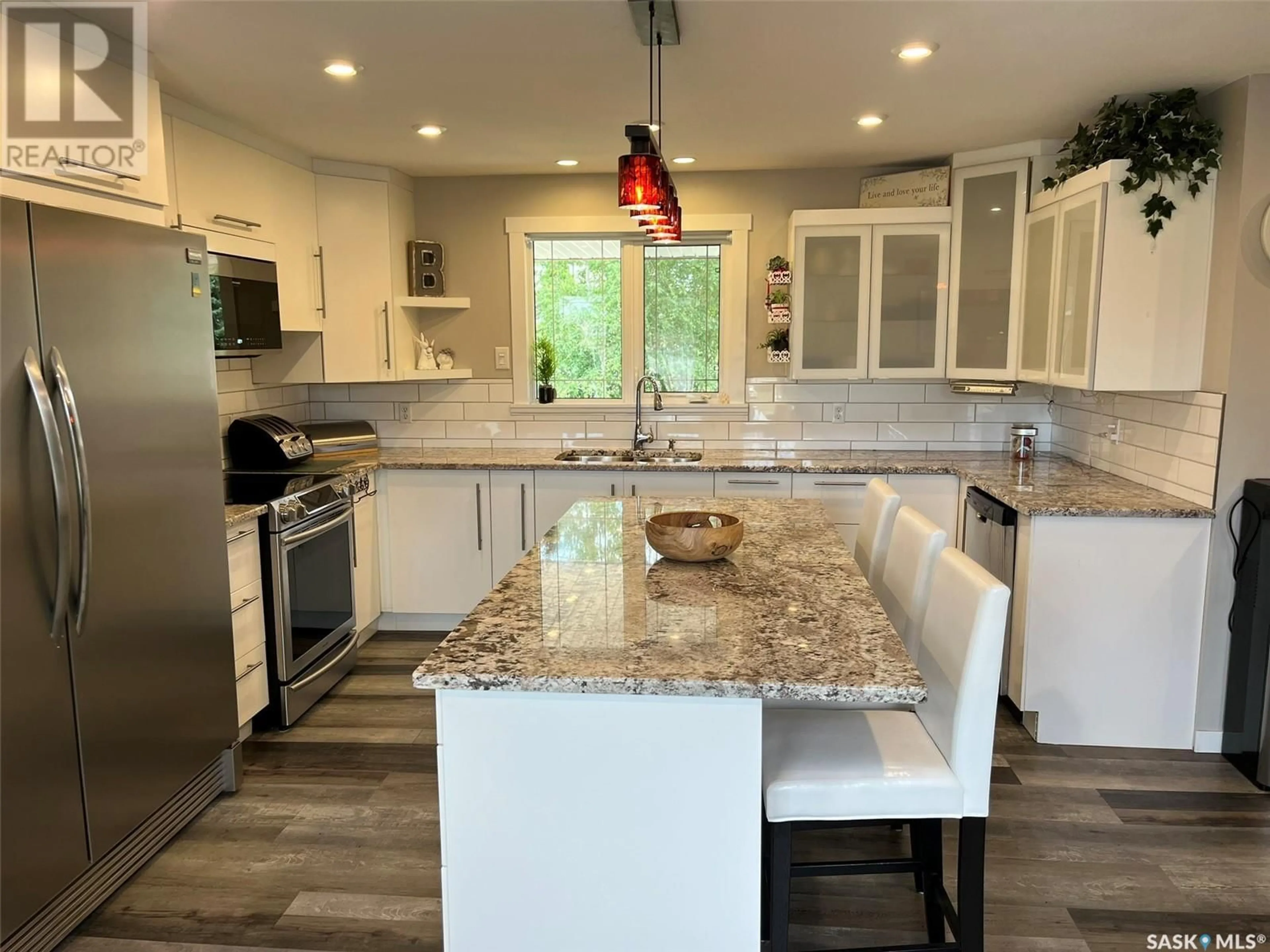 Open concept kitchen, ceramic/tile floor for 263 PINE STREET, Buckland Rm No. 491 Saskatchewan S6V5R3
