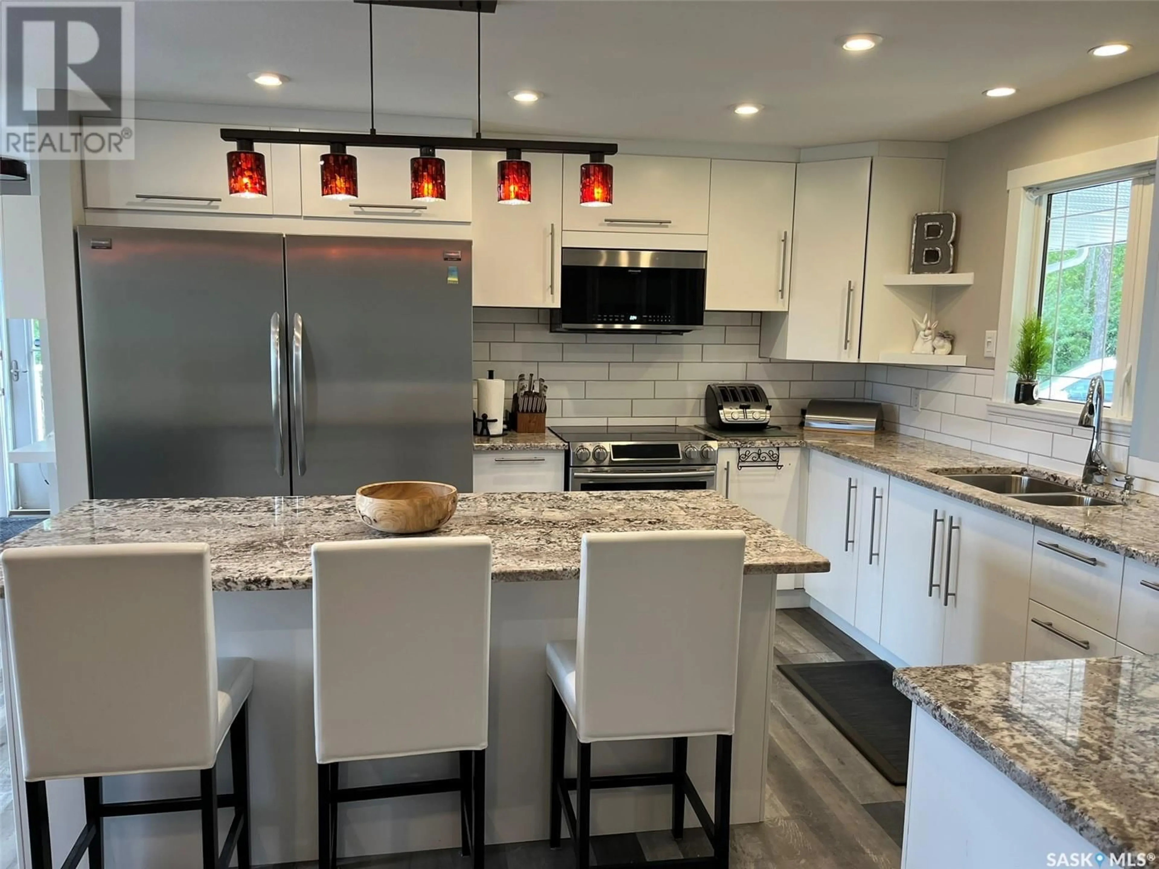 Open concept kitchen, ceramic/tile floor for 263 PINE STREET, Buckland Rm No. 491 Saskatchewan S6V5R3