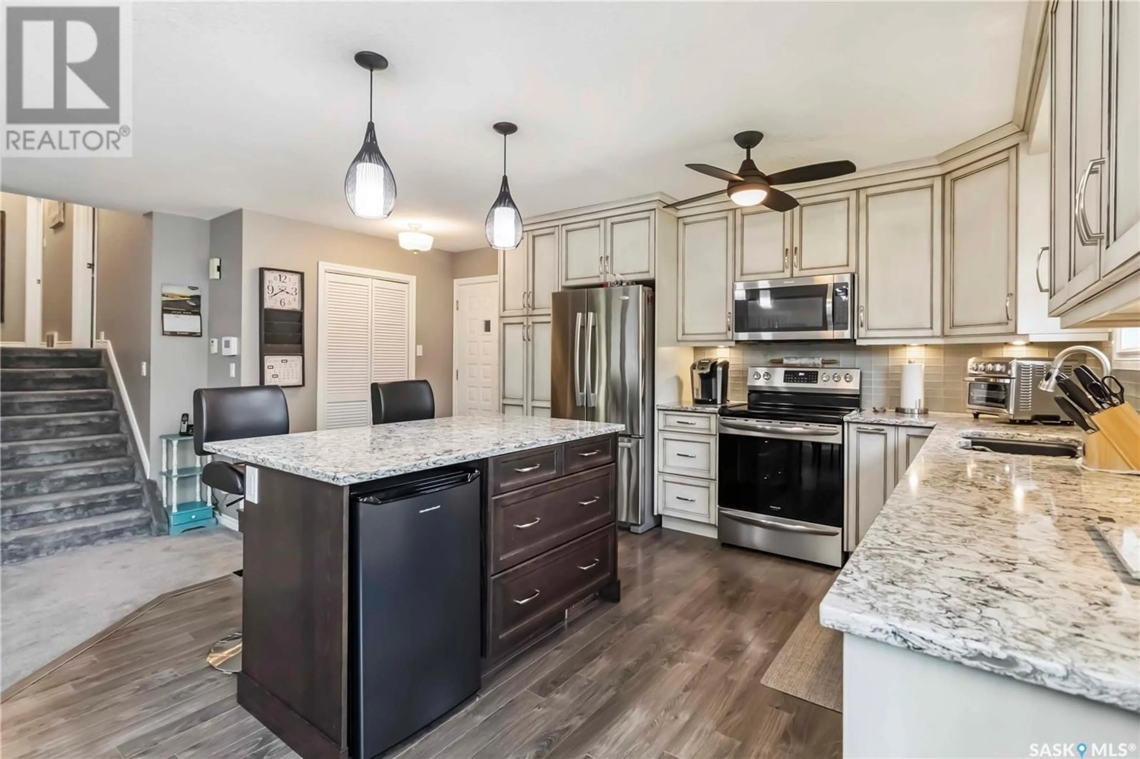 Open concept kitchen, unknown for 347 DELARONDE ROAD, Saskatoon Saskatchewan S7J3Y5