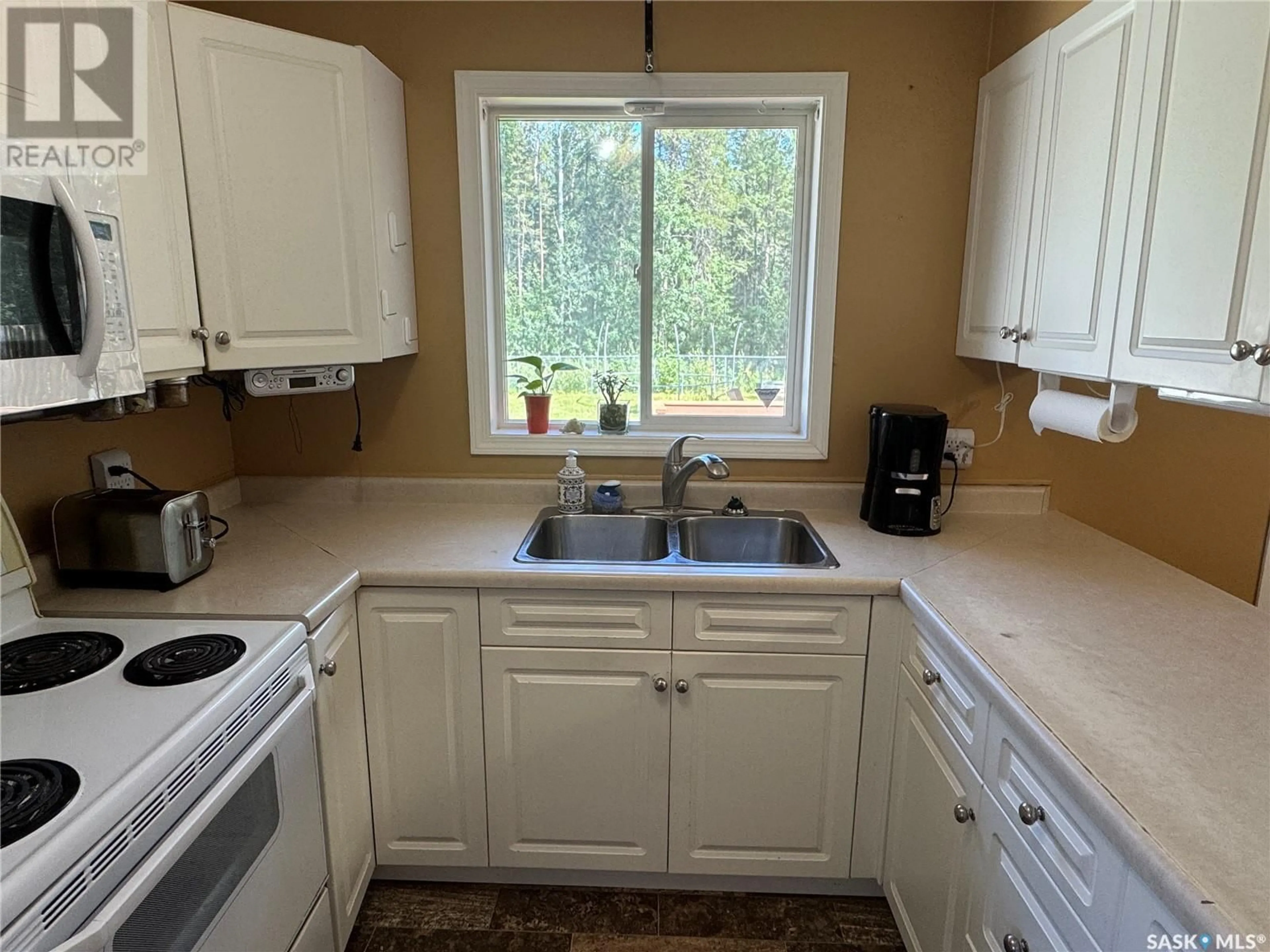 Standard kitchen, unknown for 217 VICKERS CRESCENT, Air Ronge Saskatchewan S0J3G0