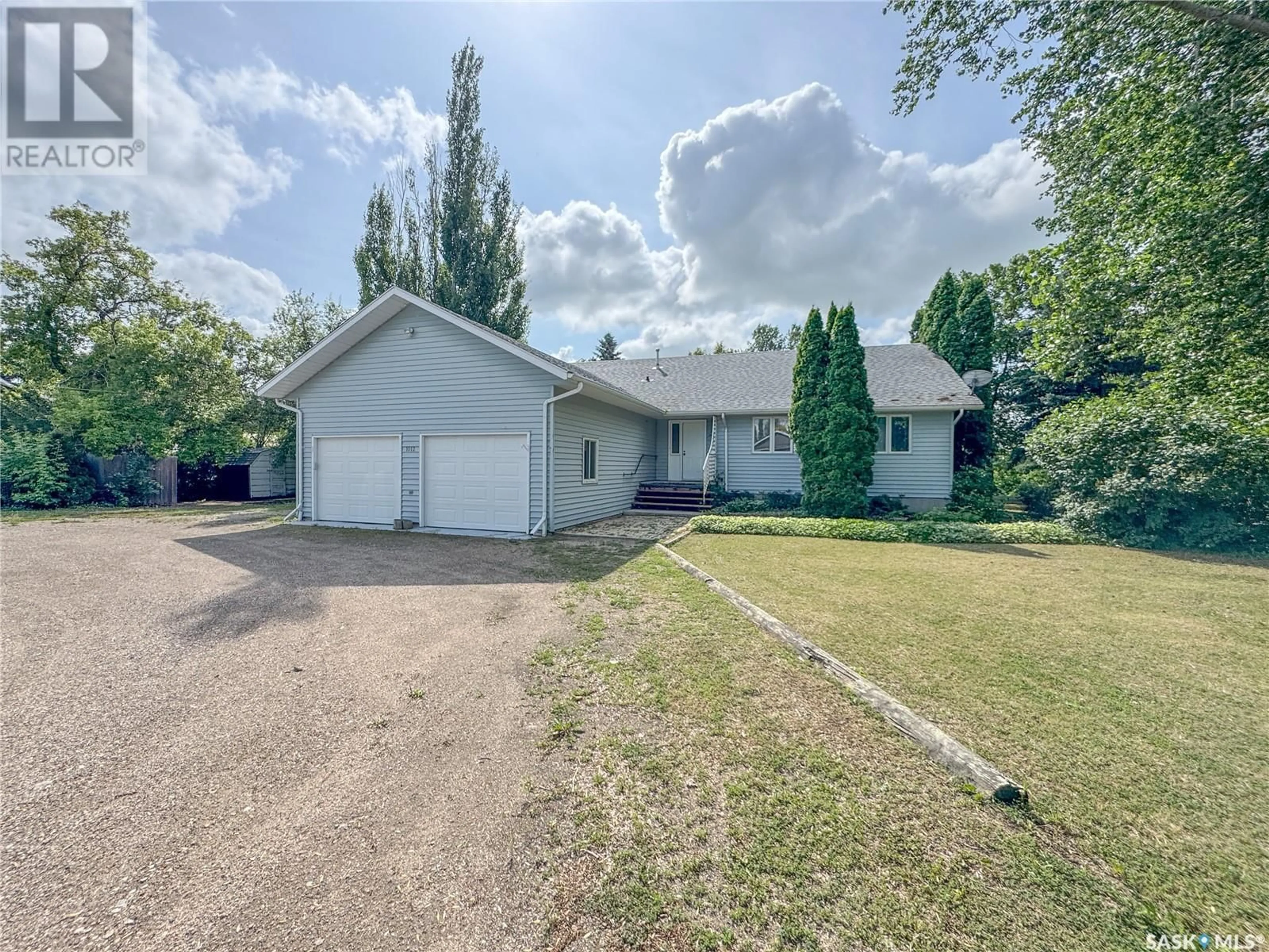 A pic from outside/outdoor area/front of a property/back of a property/a pic from drone, street for 1012 WATER STREET, Indian Head Saskatchewan S0G2K0