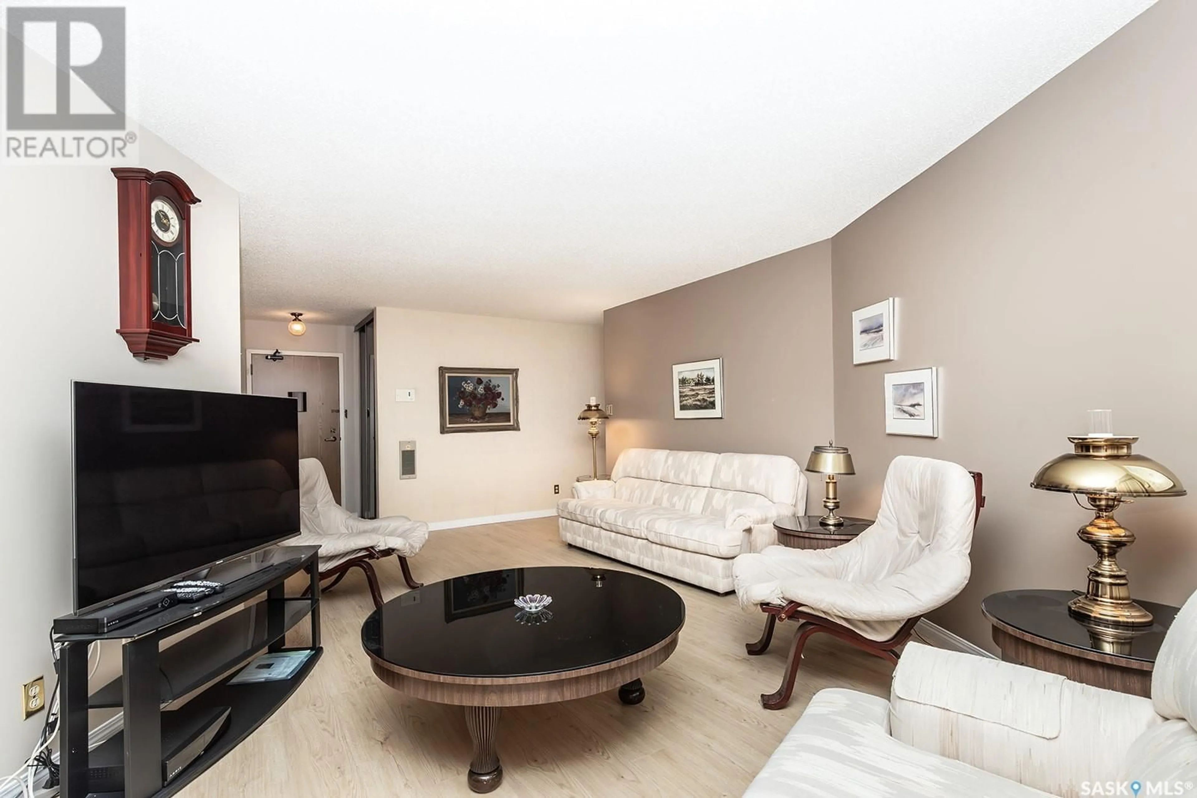 Living room with furniture, unknown for 308 - 525 5TH AVENUE, Saskatoon Saskatchewan S7K2R1