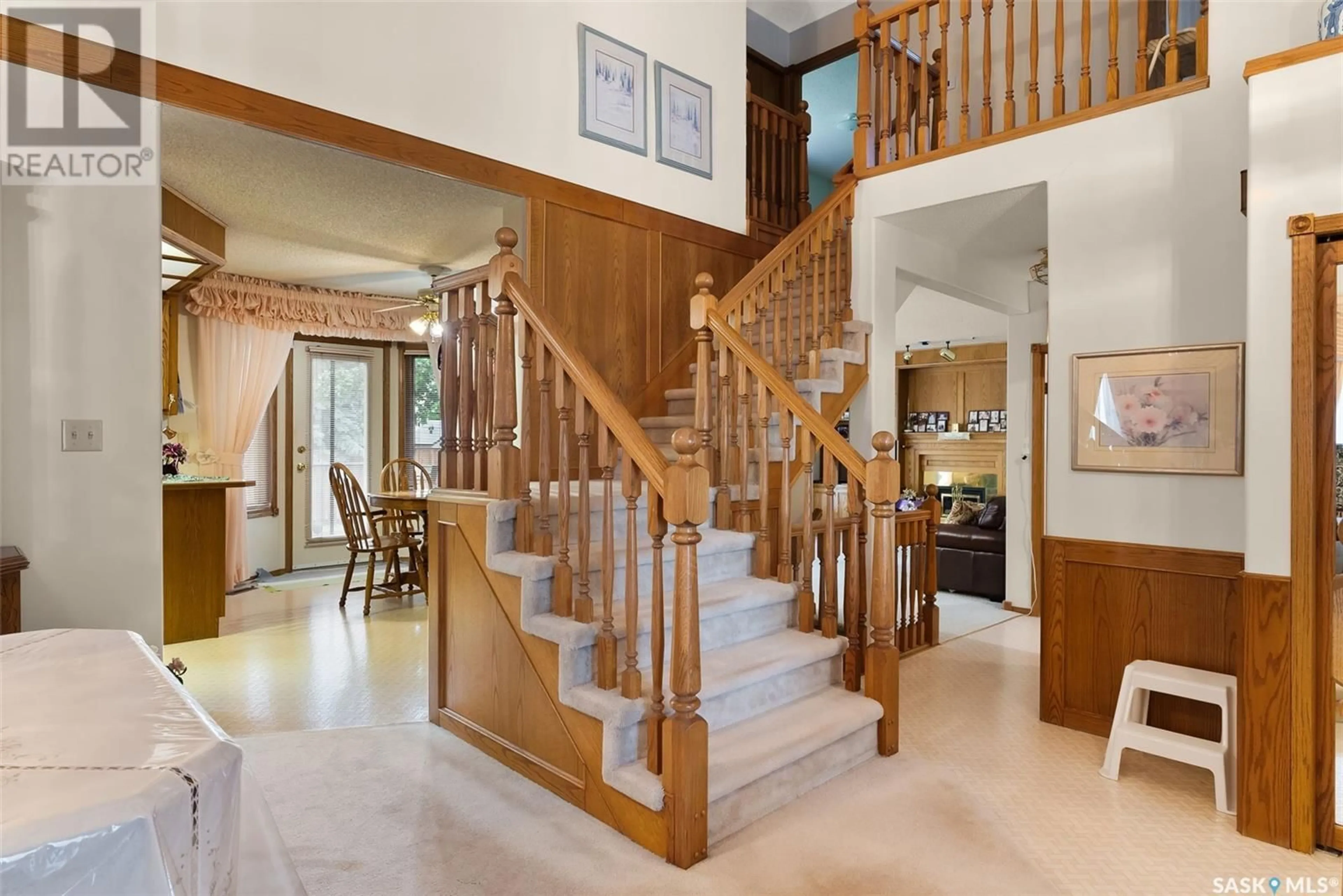 Indoor foyer for 238 ROGERS ROAD, Regina Saskatchewan S4S7C4