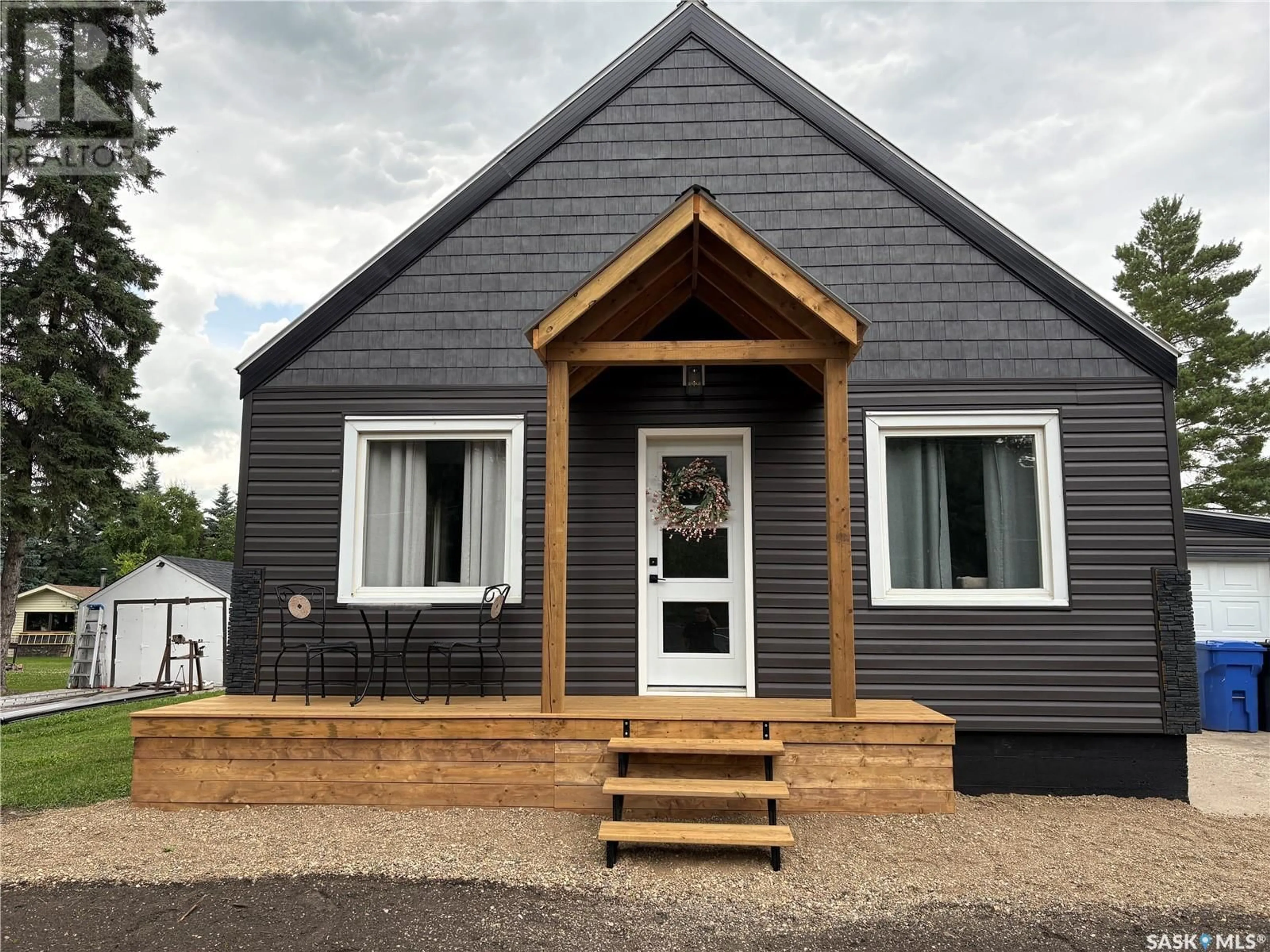 Home with vinyl exterior material, building for E - 212 RIEDEL AVENUE, Langenburg Saskatchewan S0A2A0