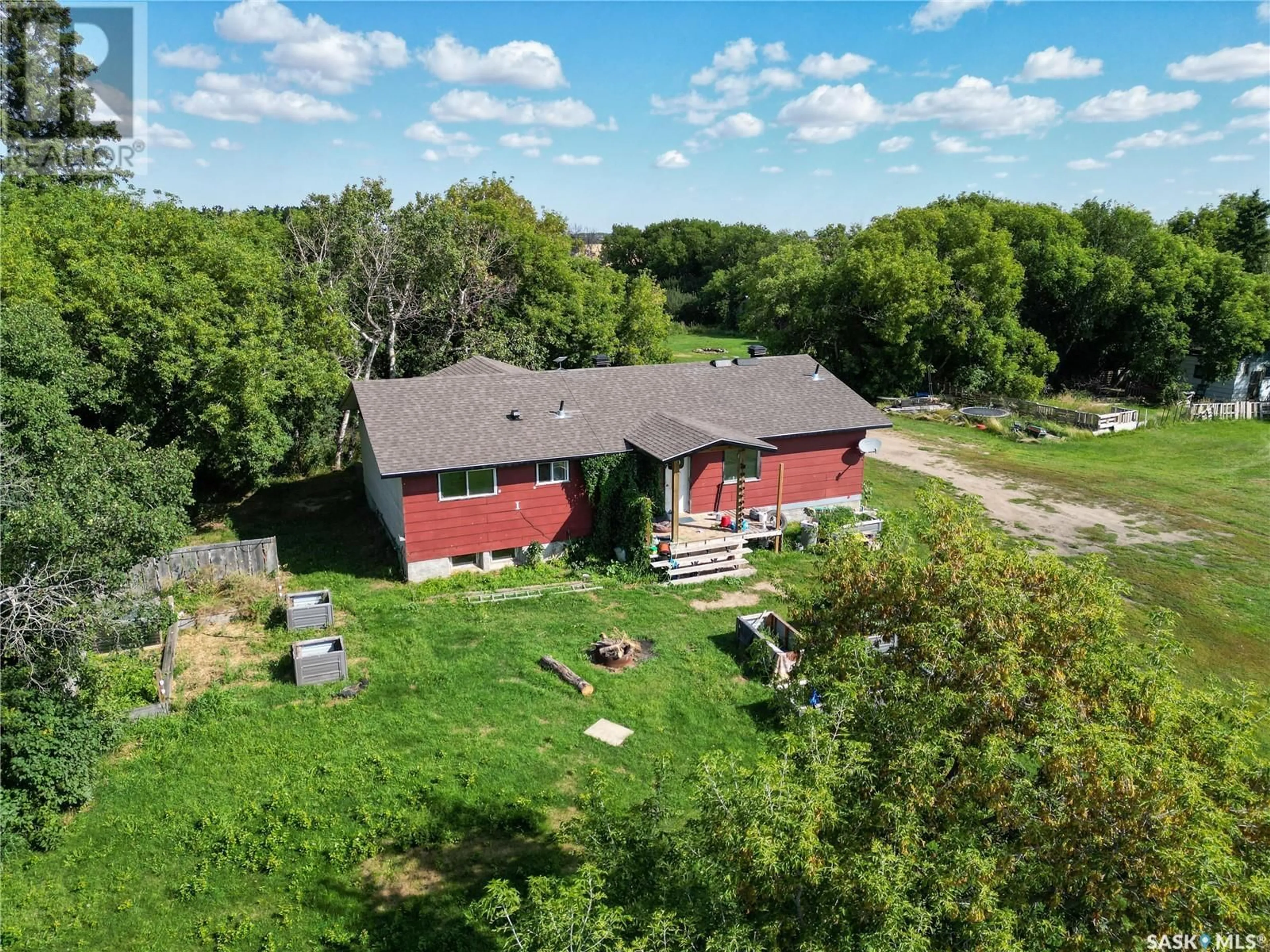 A pic from outside/outdoor area/front of a property/back of a property/a pic from drone, unknown for ZELLER ACREAGE, Leroy Rm No. 339 Saskatchewan S0K2P0