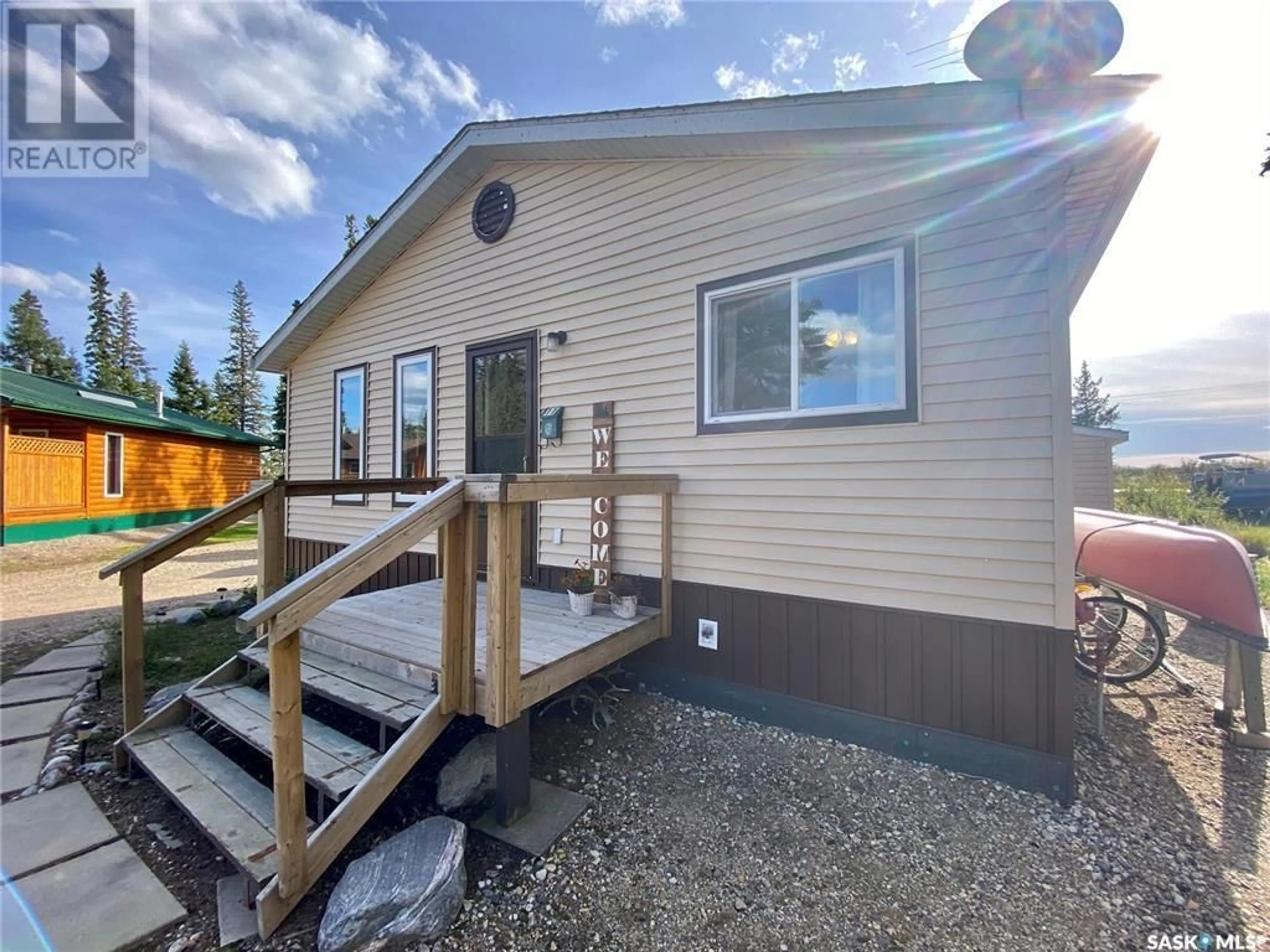 Home with vinyl exterior material, unknown for 11 NORLAND PLACE, Candle Lake Saskatchewan S0J3E0