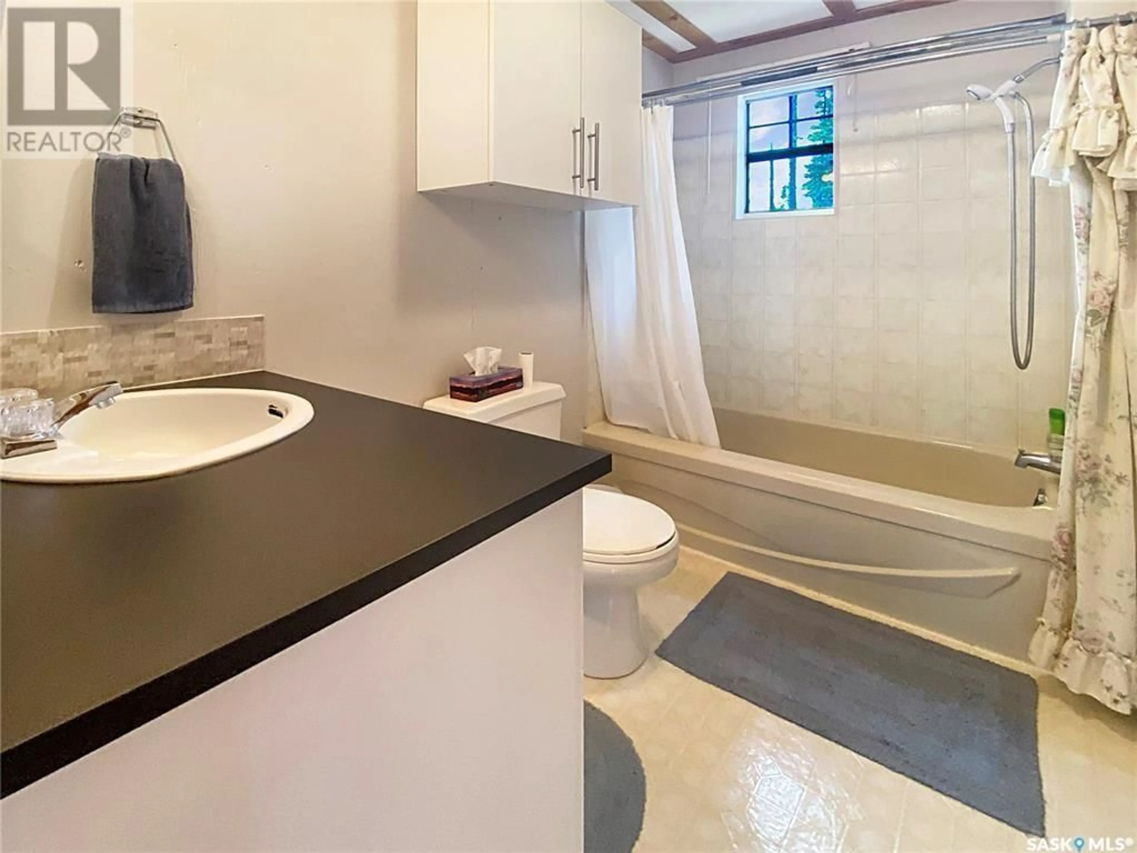 Standard bathroom, ceramic/tile floor for 11 NORLAND PLACE, Candle Lake Saskatchewan S0J3E0