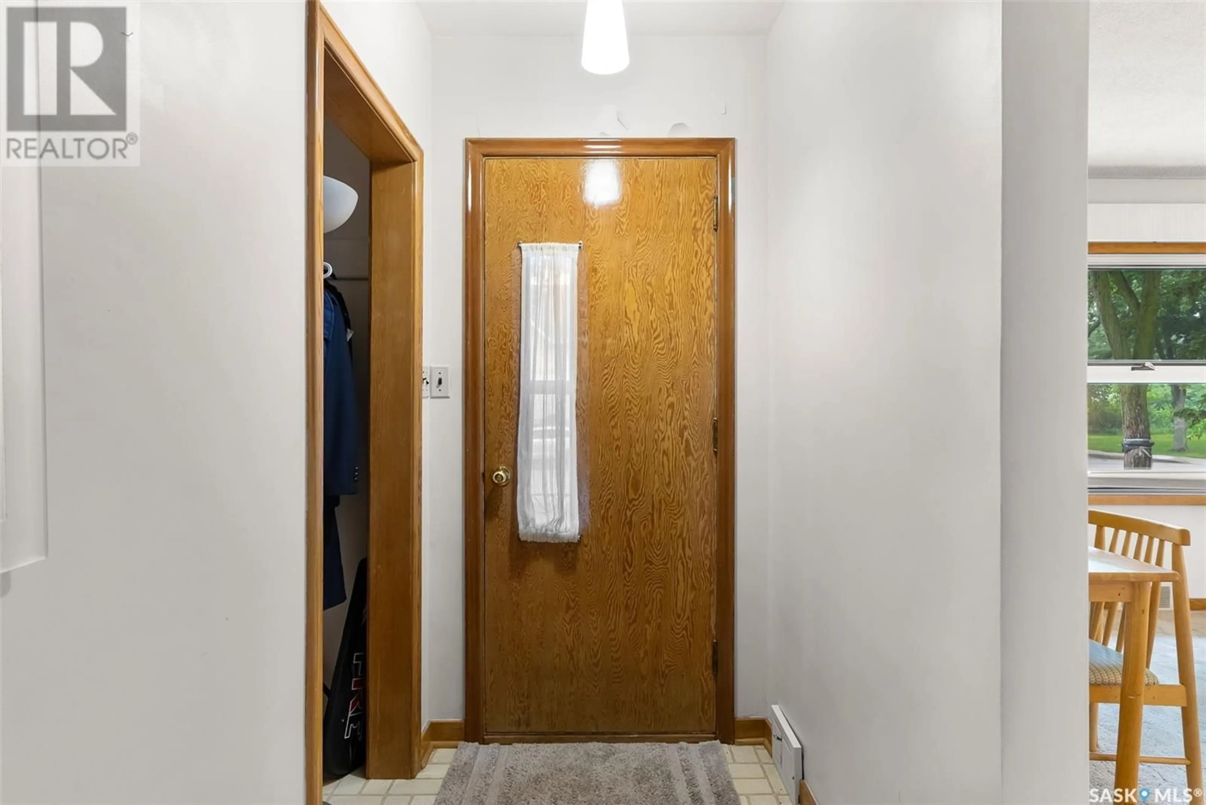 Indoor foyer for 3370 RAE STREET, Regina Saskatchewan S4S1S4