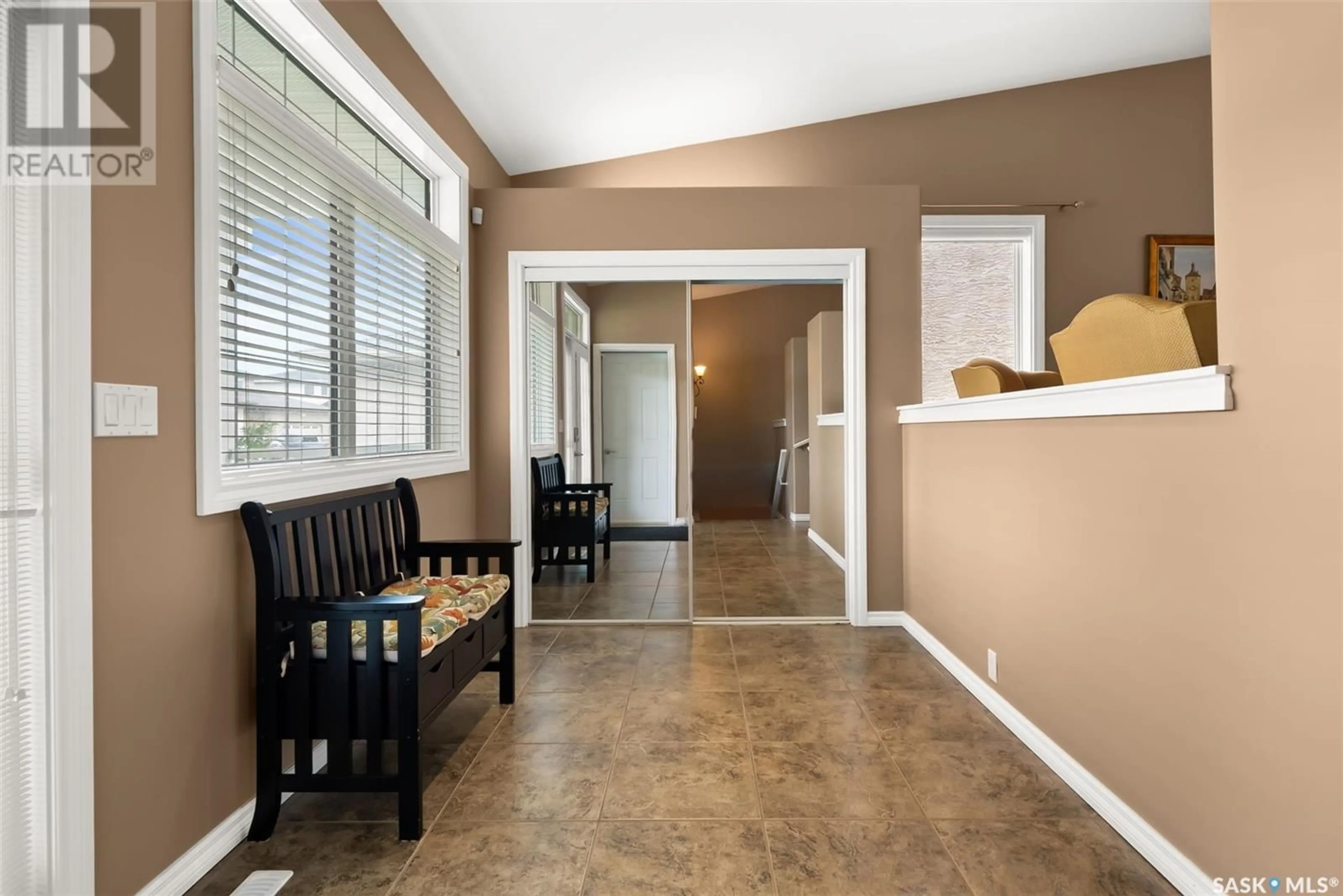 Indoor entryway for 6263 WASCANA COURT, Regina Saskatchewan S4V3E8