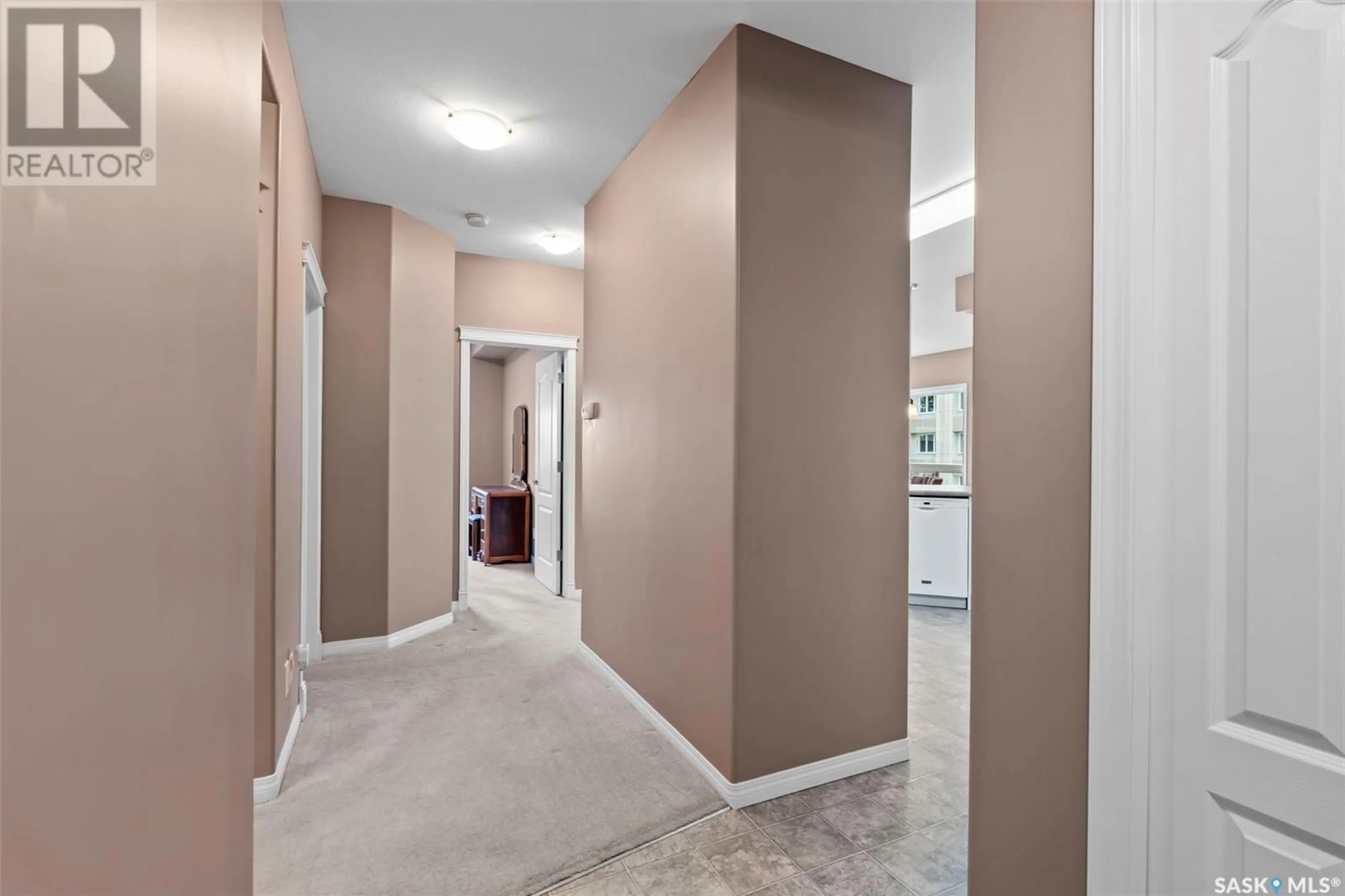 Indoor entryway for 214 110 ARMISTICE WAY, Saskatoon Saskatchewan S7J5L8
