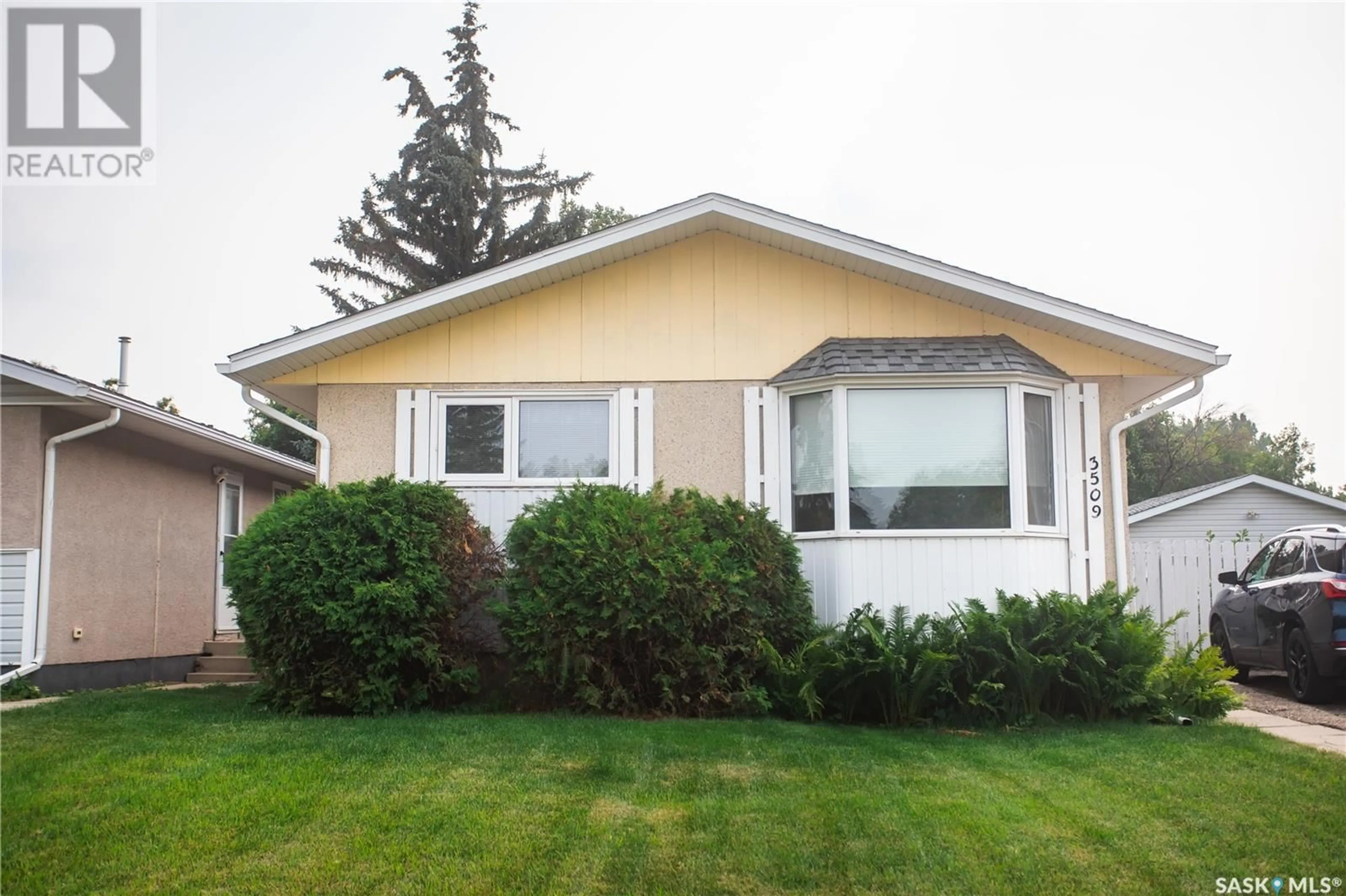 Home with vinyl exterior material, street for 3509 DIEFENBAKER DRIVE, Saskatoon Saskatchewan S7L4V9