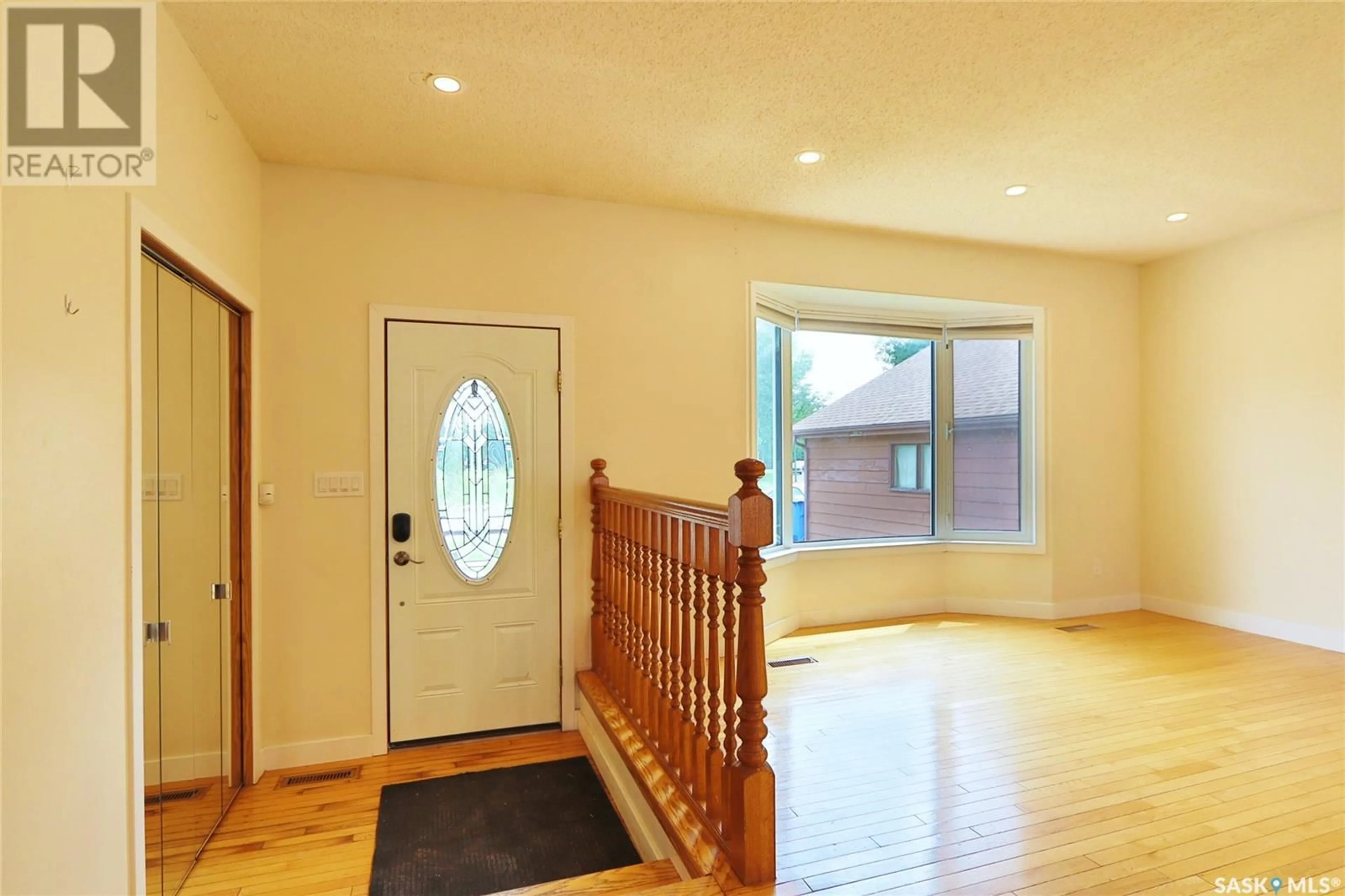 Indoor entryway for 2926 PARTRIDGE CRESCENT, Regina Saskatchewan S4R8J5