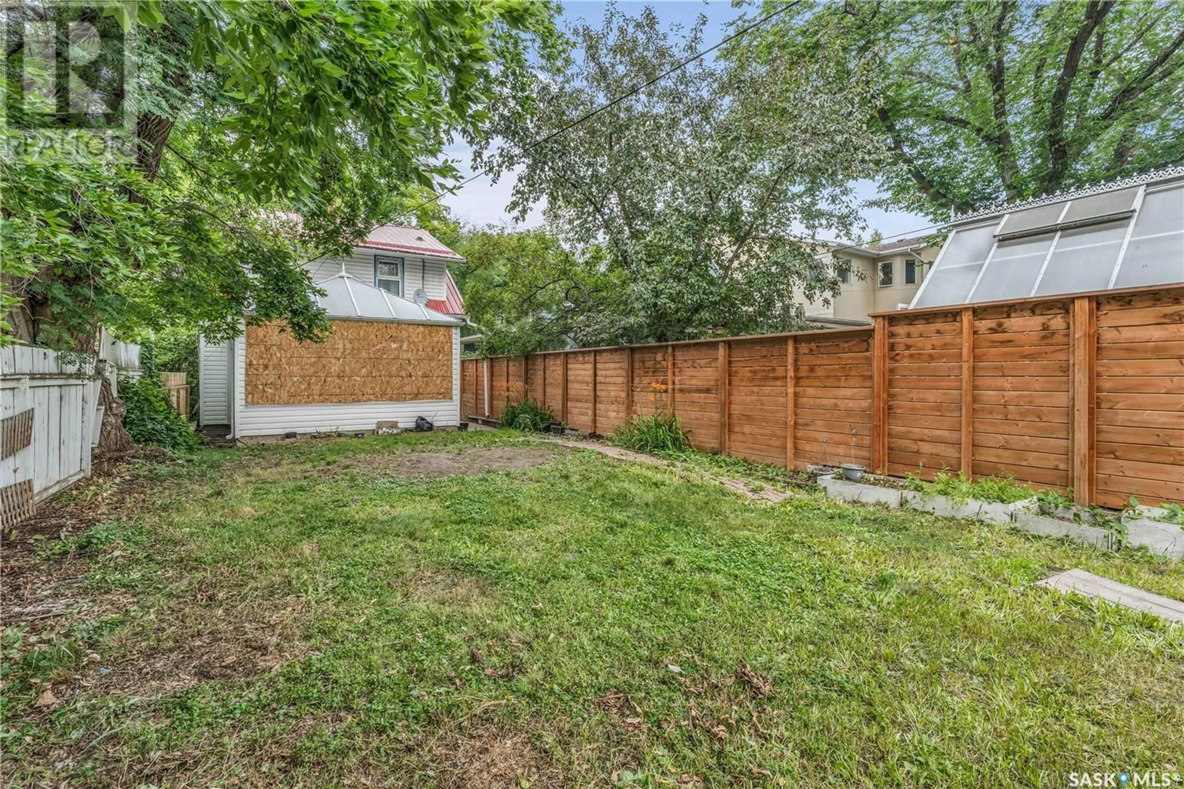 Patio, street for 1206 ELLIOTT STREET, Saskatoon Saskatchewan S7N0V6