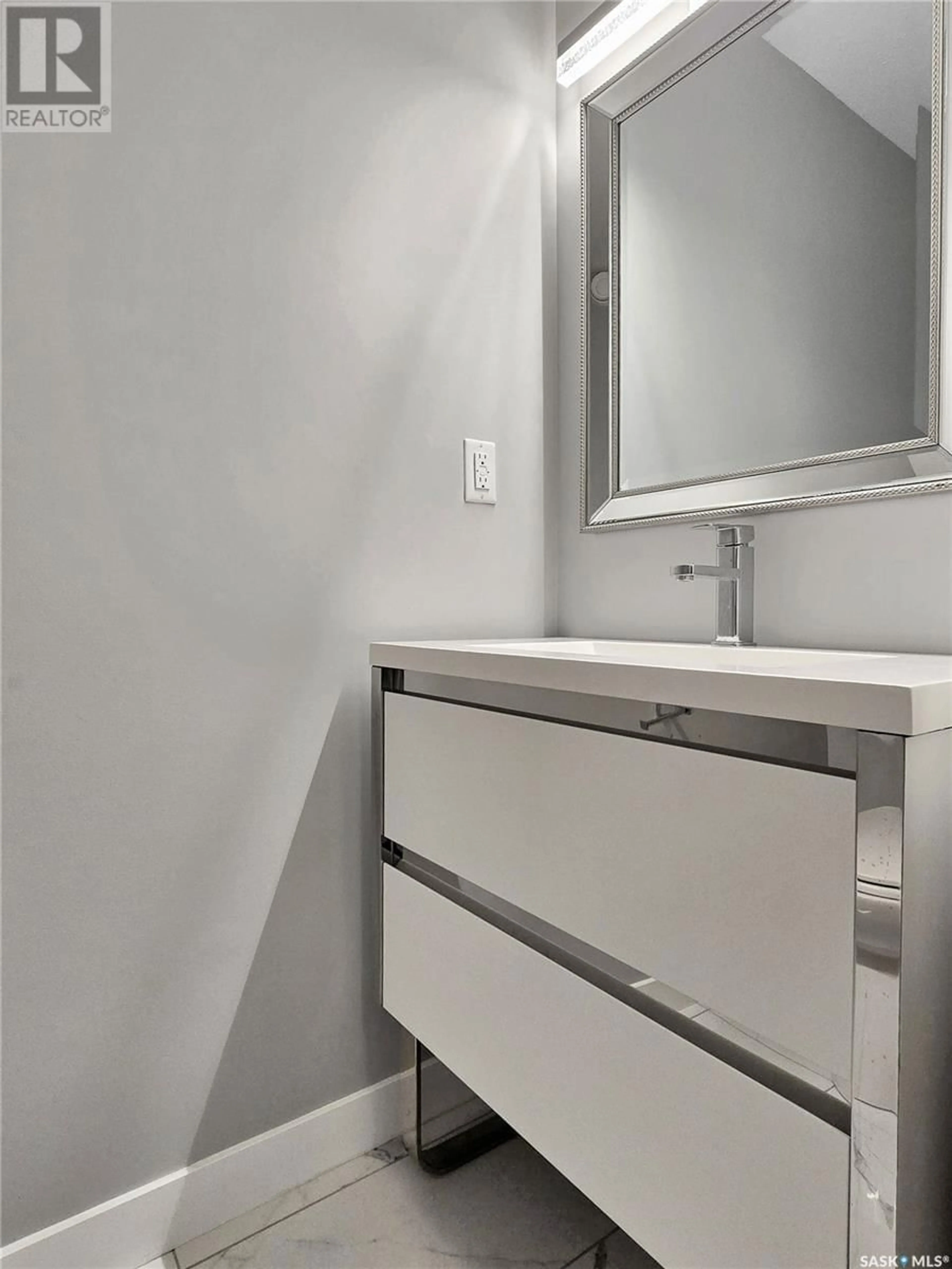 Standard bathroom, unknown for 121A 8TH AVENUE, Warman Saskatchewan S0K0A1