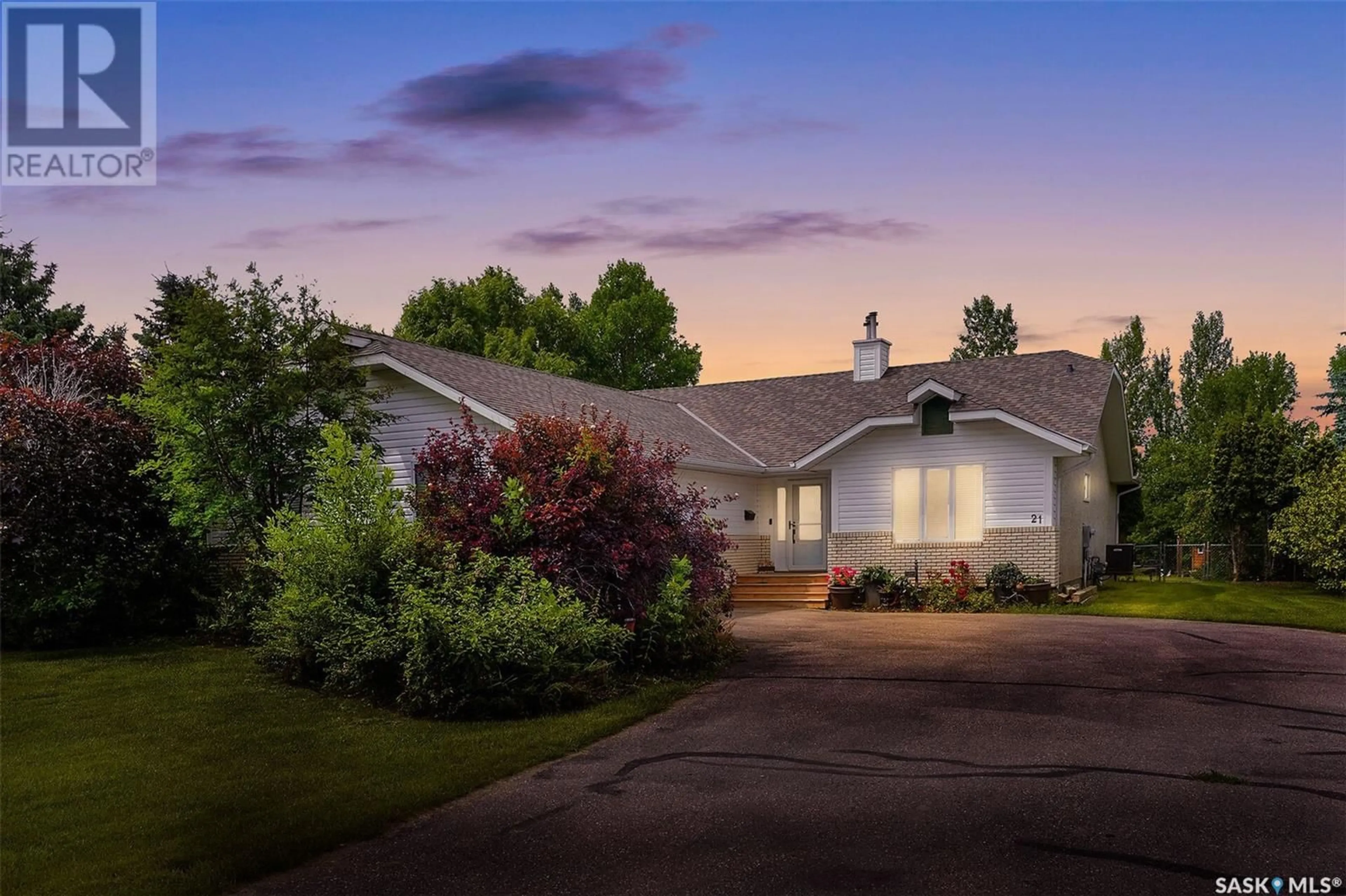 Home with vinyl exterior material, unknown for 21 PALMER CRESCENT, Emerald Rm No. 277 Saskatchewan S4L1C1
