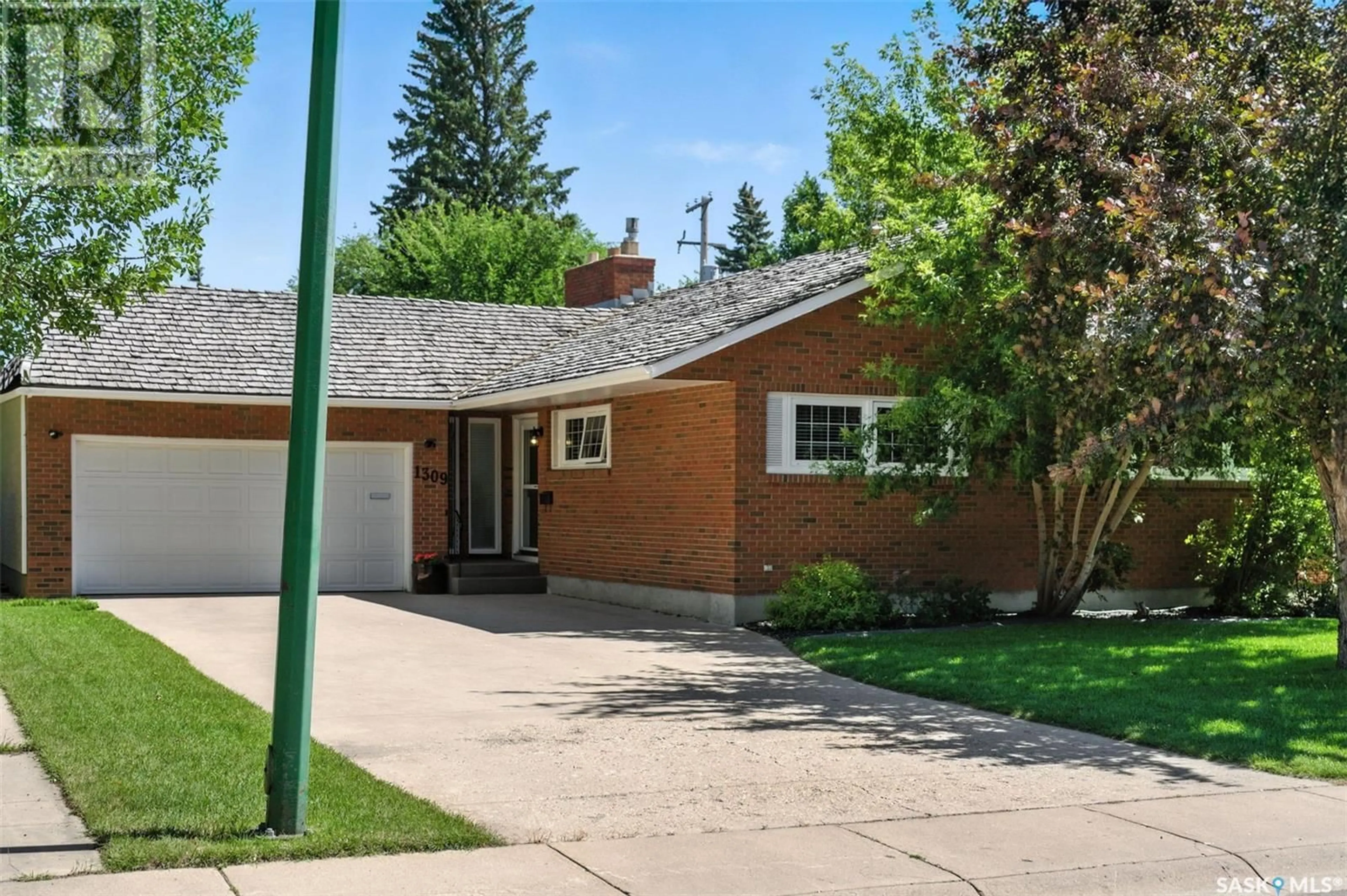 Home with brick exterior material, street for 1309 PARK AVENUE, Saskatoon Saskatchewan S7H2N7