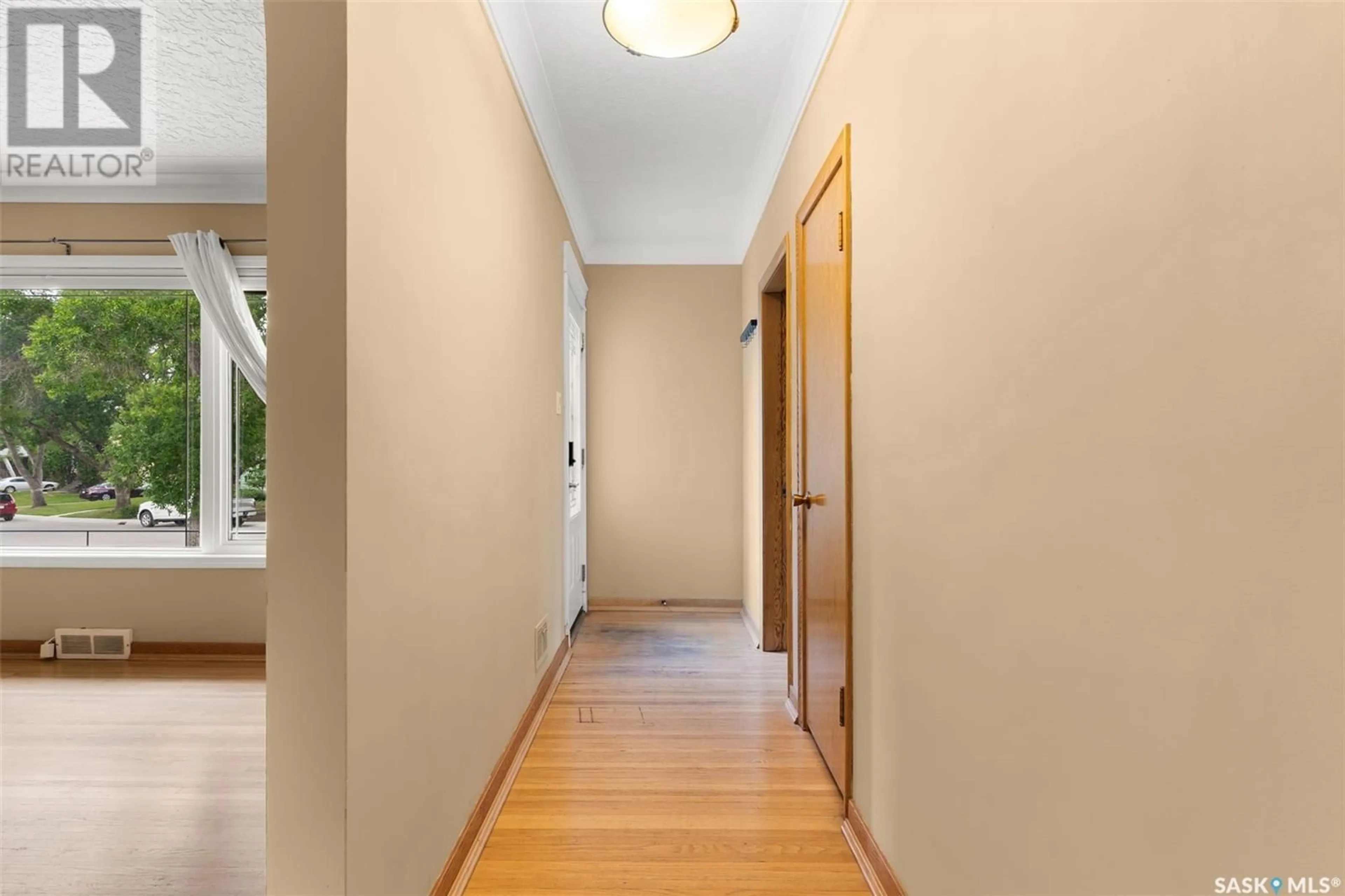 Indoor foyer for 2831 QUINN DRIVE, Regina Saskatchewan S4P2W2