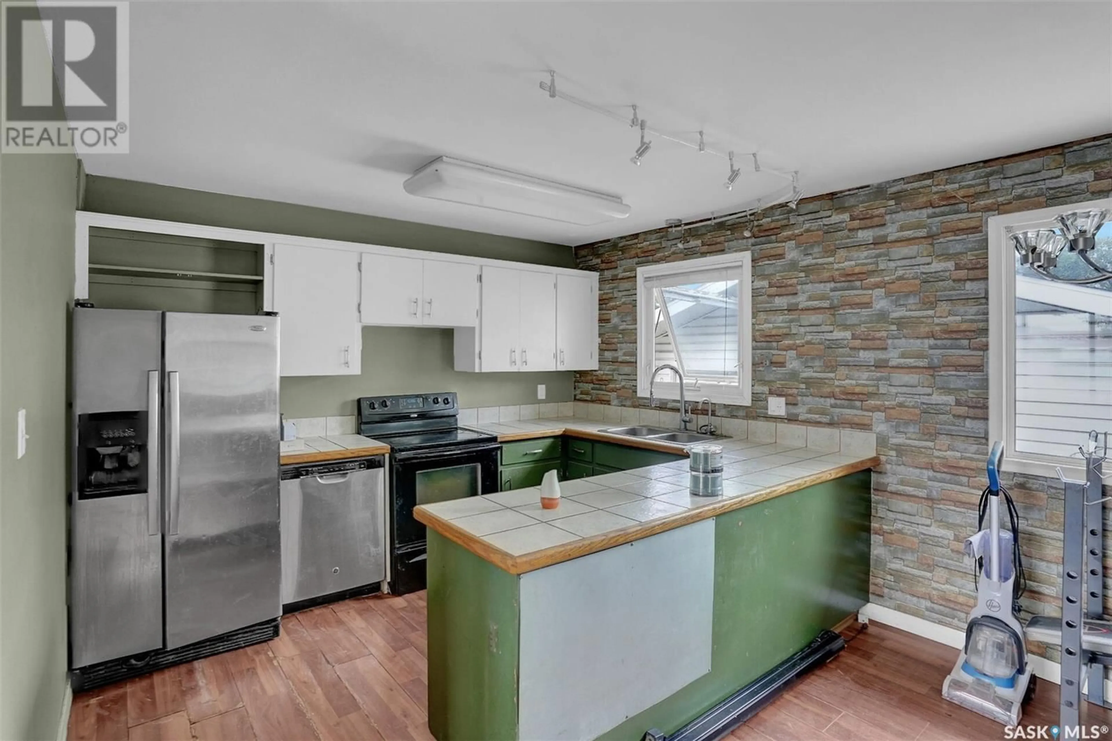 Open concept kitchen, unknown for 345 MCCARTHY BOULEVARD, Regina Saskatchewan S4R5R3