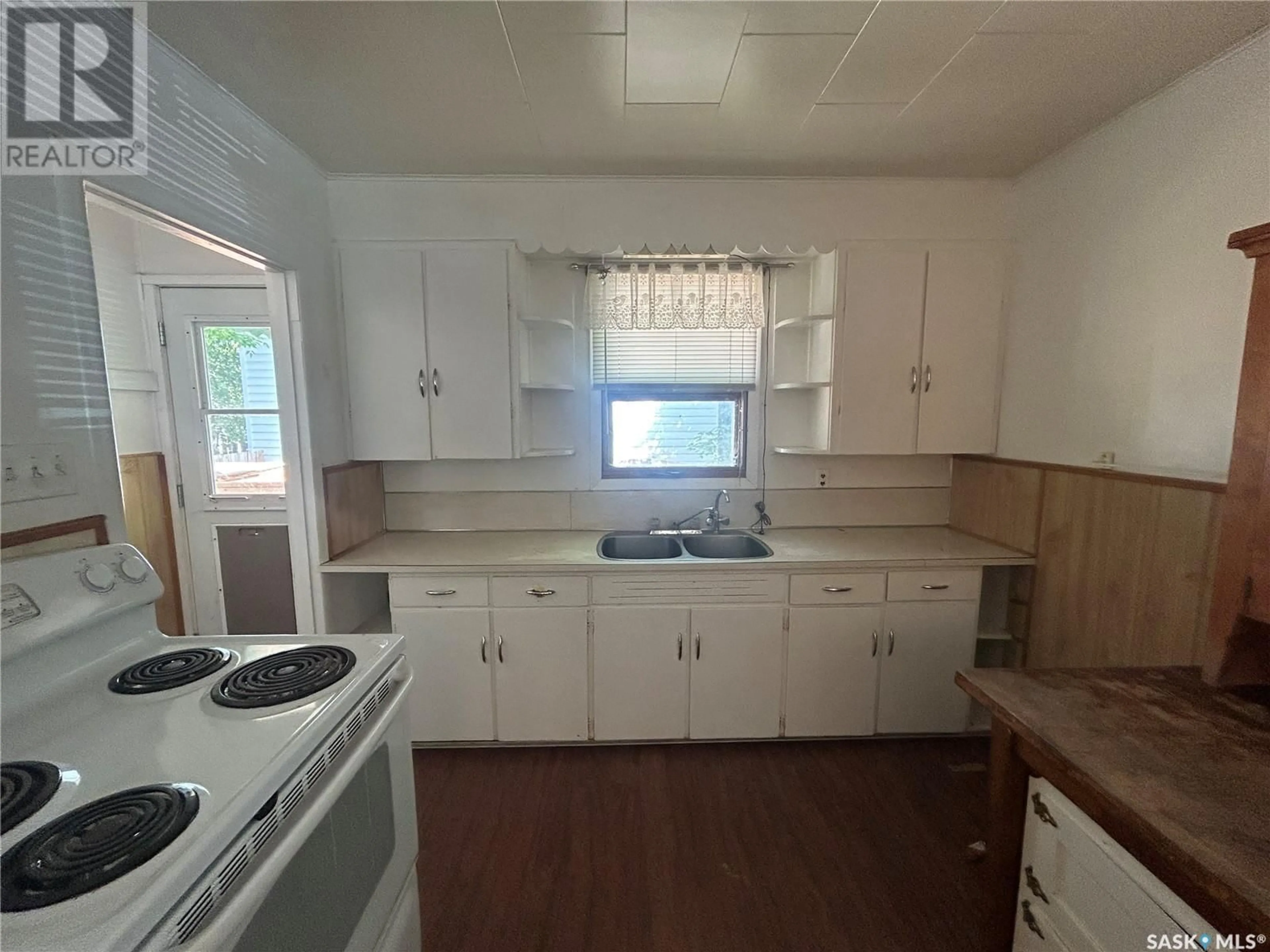 Standard kitchen, unknown for 560 BROADWAY STREET, Fort Qu'Appelle Saskatchewan S0G1S0