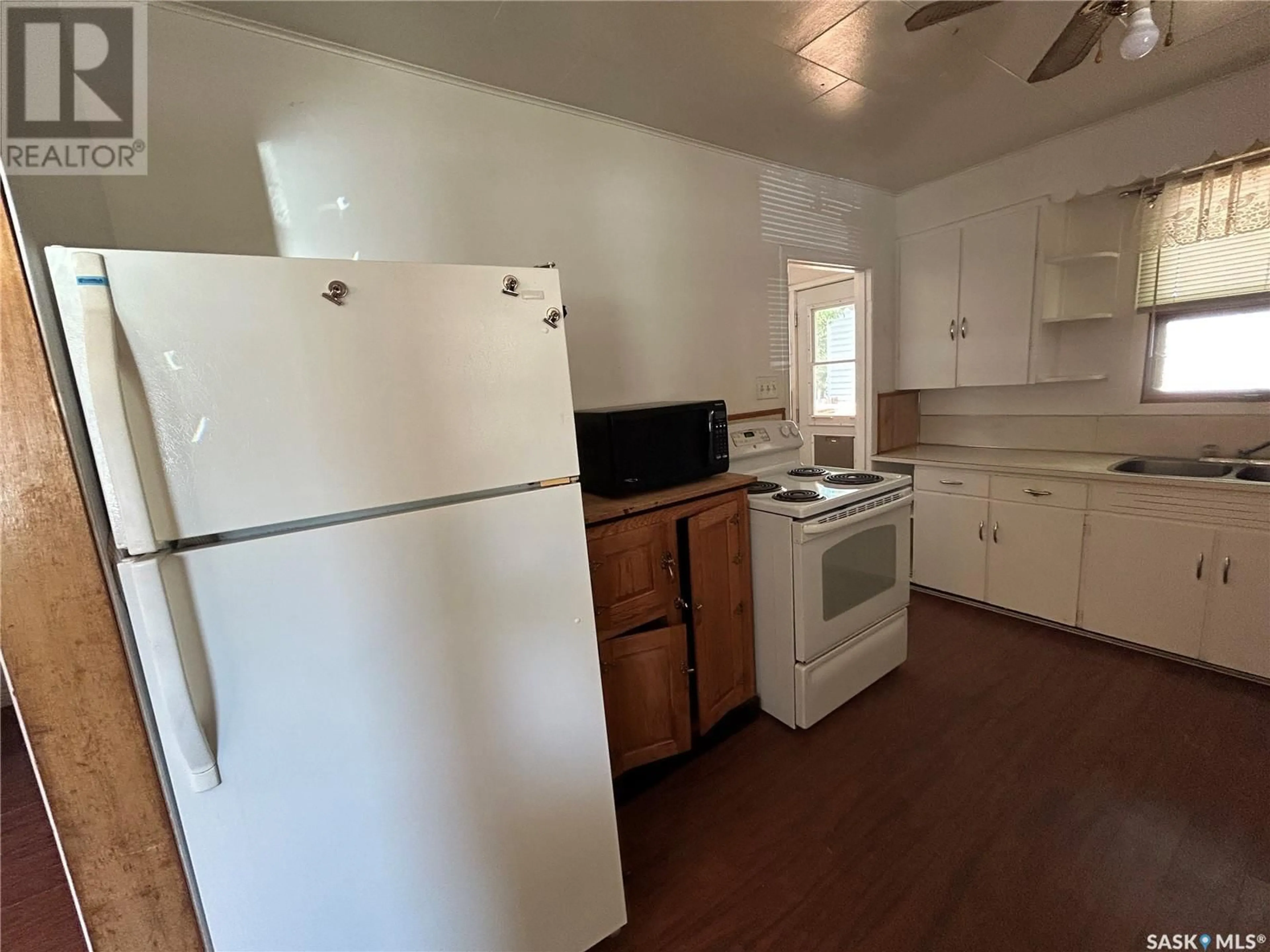 Standard kitchen, unknown for 560 BROADWAY STREET, Fort Qu'Appelle Saskatchewan S0G1S0