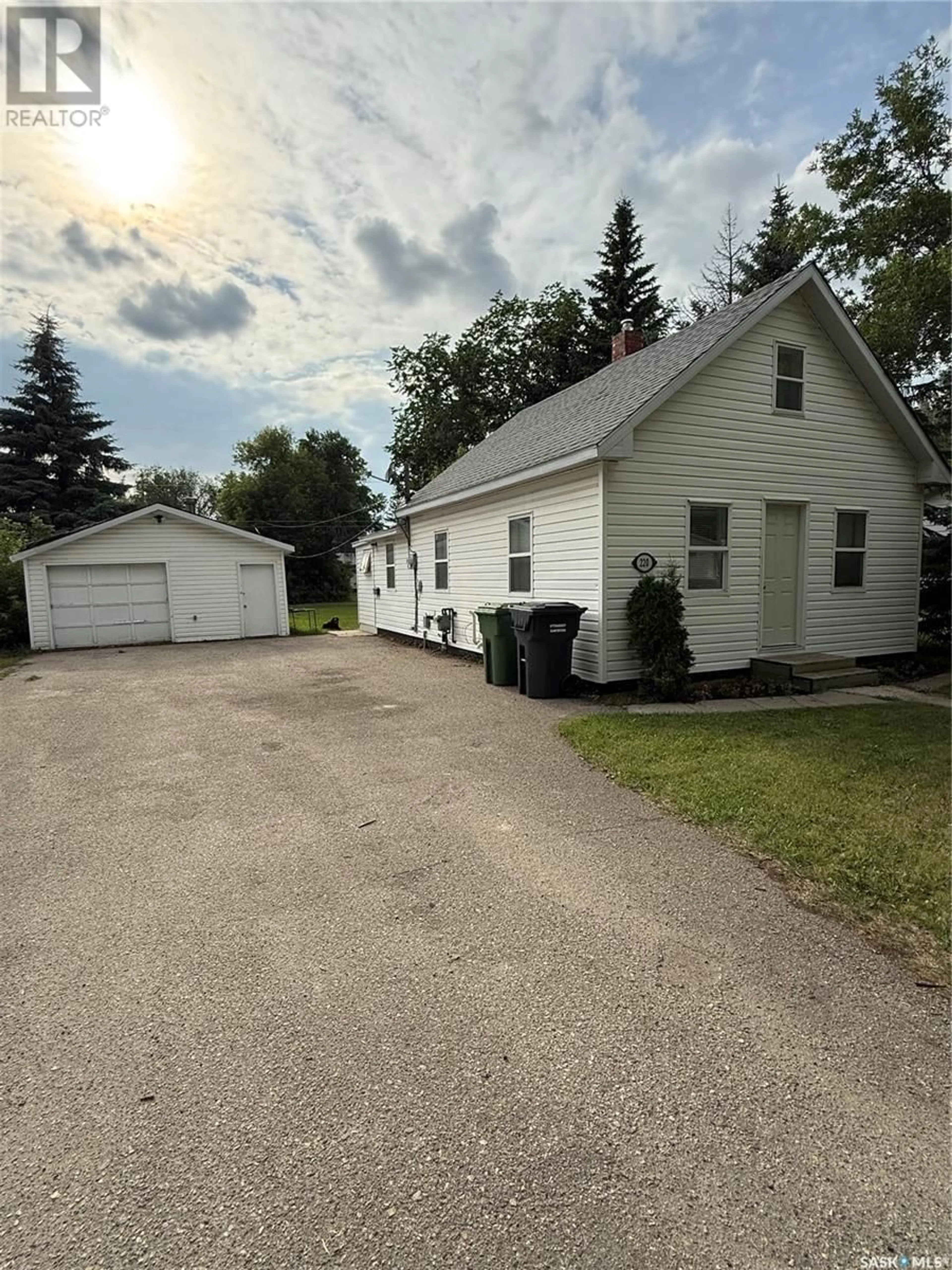 A pic from outside/outdoor area/front of a property/back of a property/a pic from drone, street for 220 MAPLE AVENUE, Yorkton Saskatchewan S3N1W5