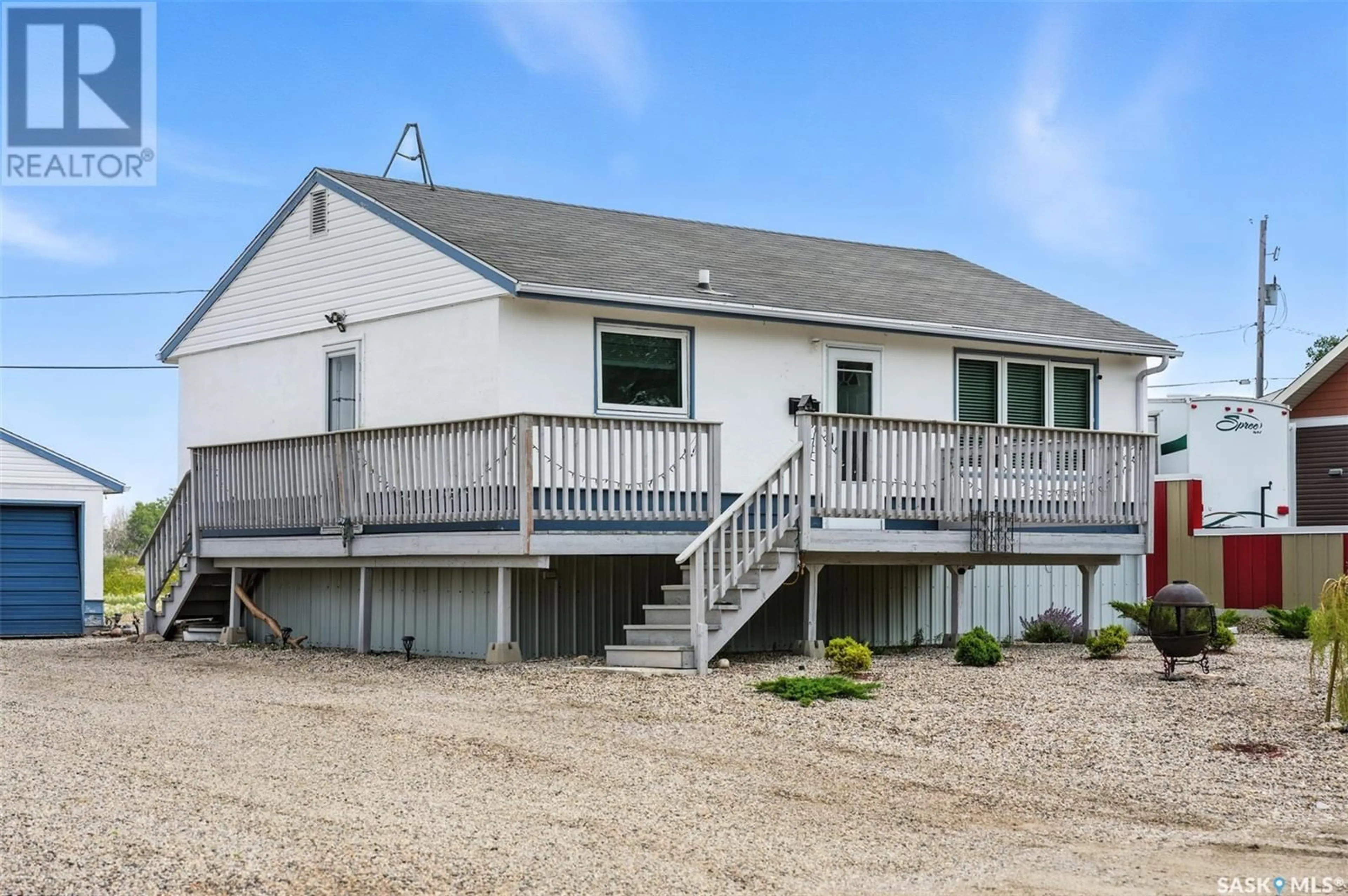 Home with vinyl exterior material, unknown for E - 105-104 JEAN STREET, Manitou Beach Saskatchewan S0K4T1