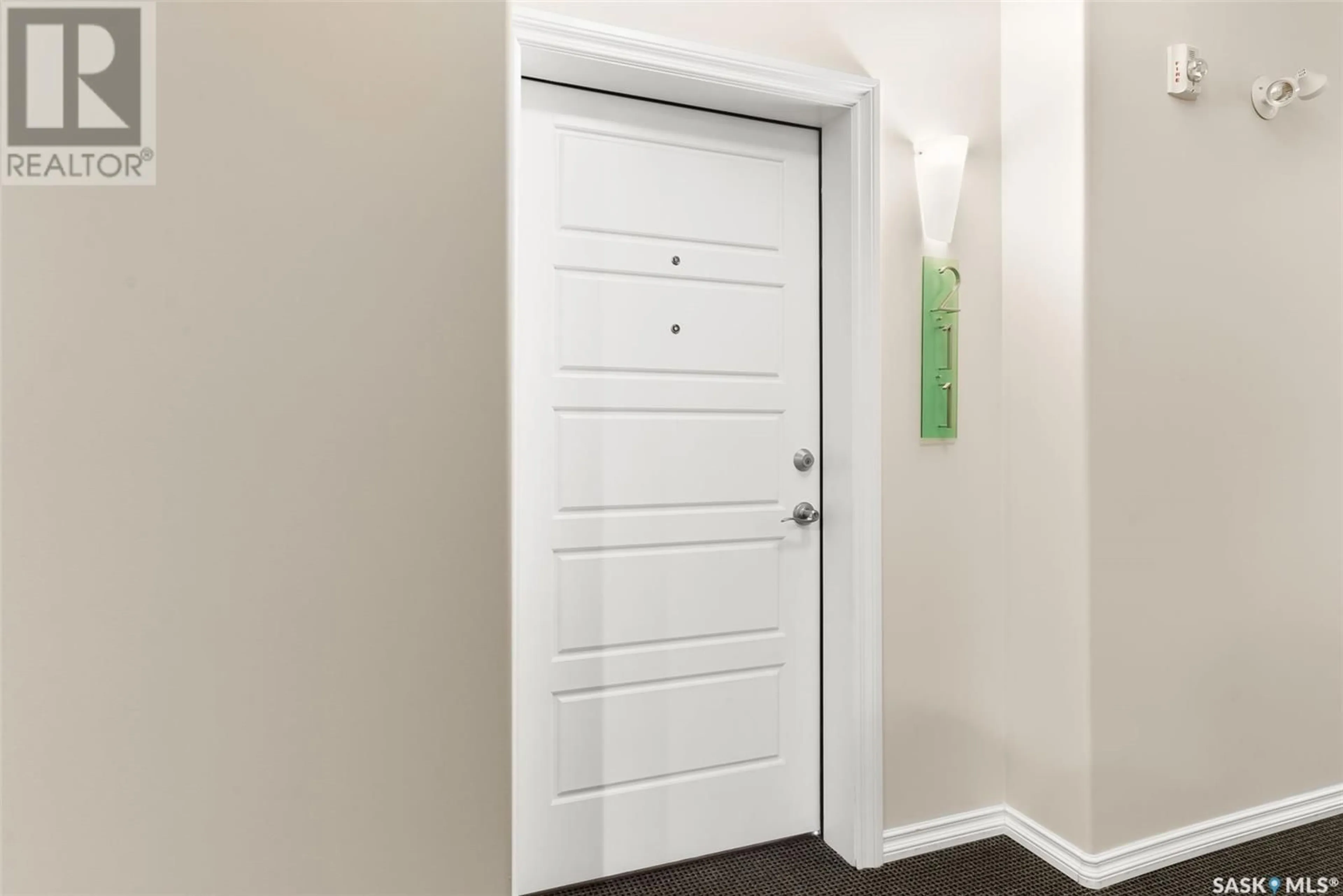 Indoor entryway for 211 - 4501 CHILD AVENUE, Regina Saskatchewan S4X0L7