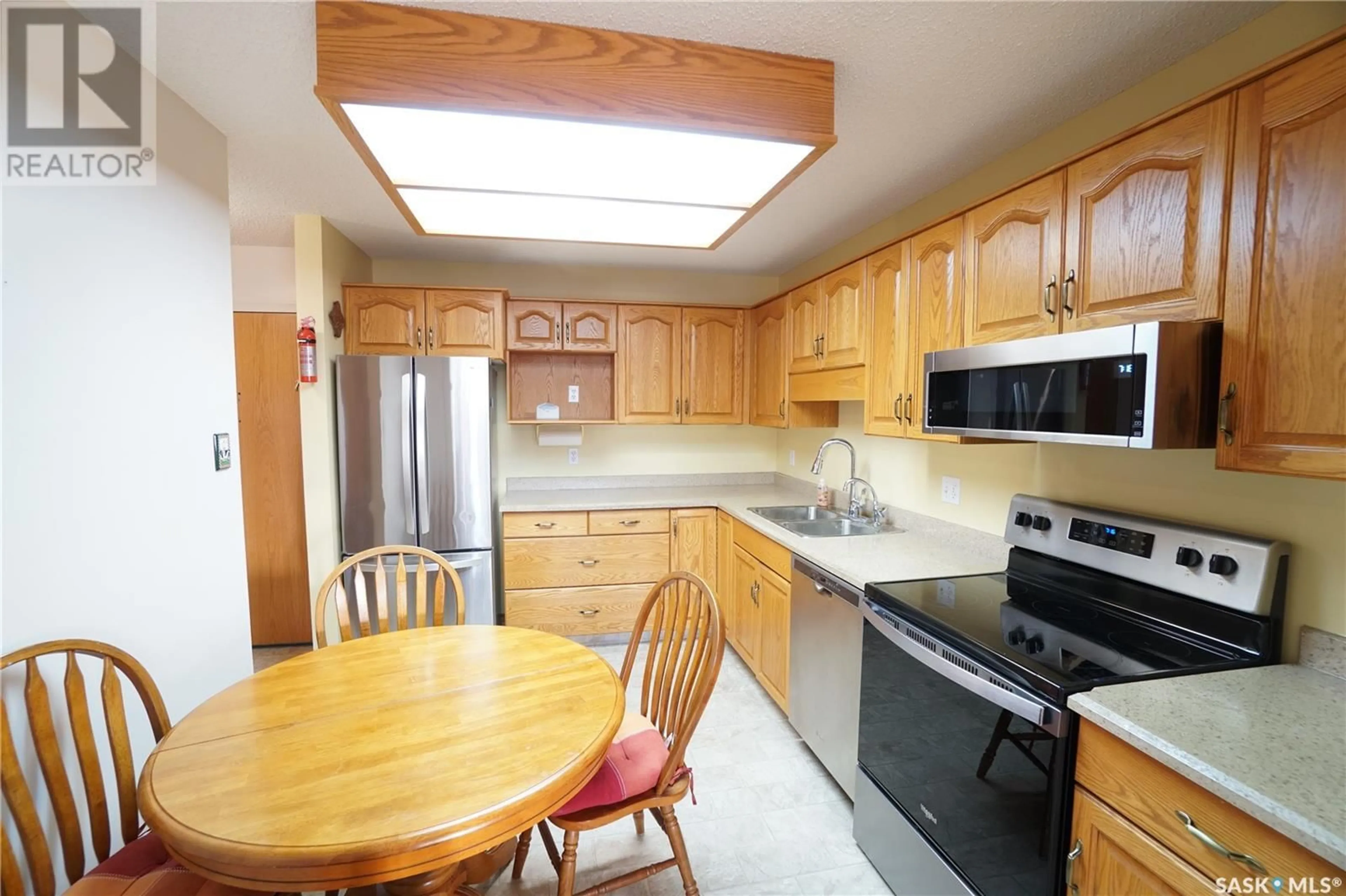 Standard kitchen, ceramic/tile floor for 206 - 4025 HILL AVENUE, Regina Saskatchewan S4S0X7