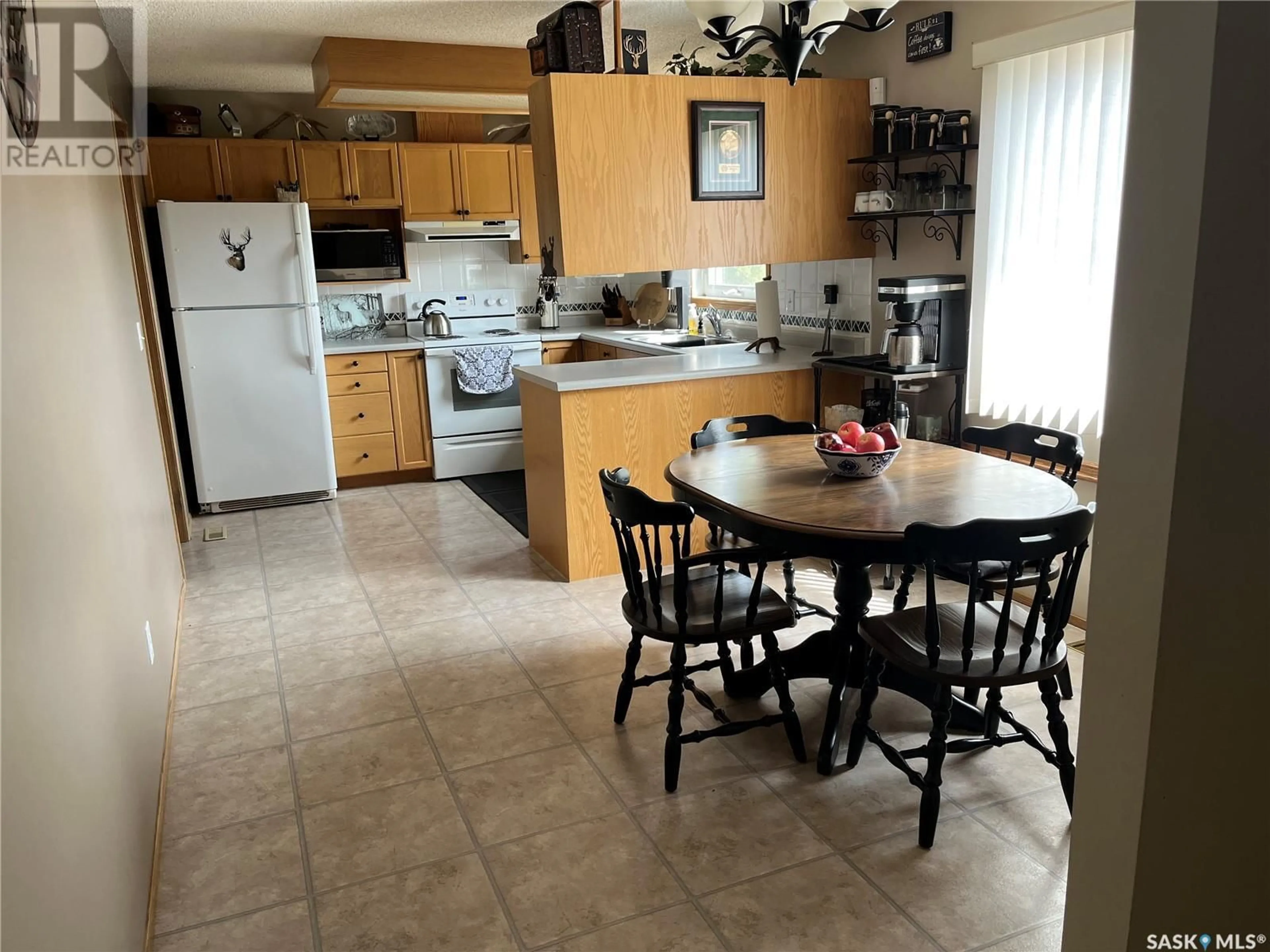 Standard kitchen, ceramic/tile floor for GULL LAKE ACREAGE, Gull Lake Rm No. 139 Saskatchewan S0N1A0