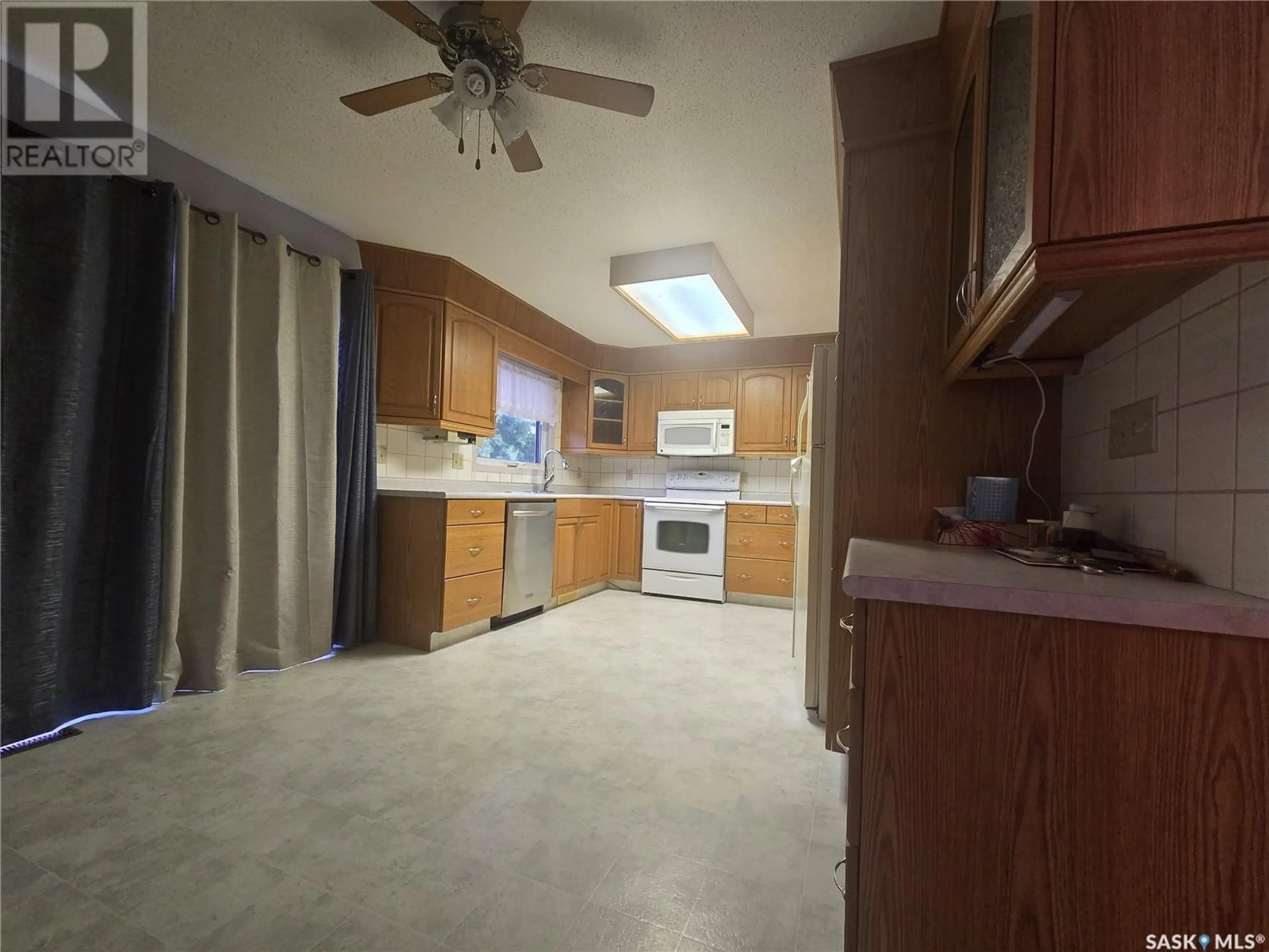 A pic of a room for 215 HEWARD STREET, Stoughton Saskatchewan S0G4T0