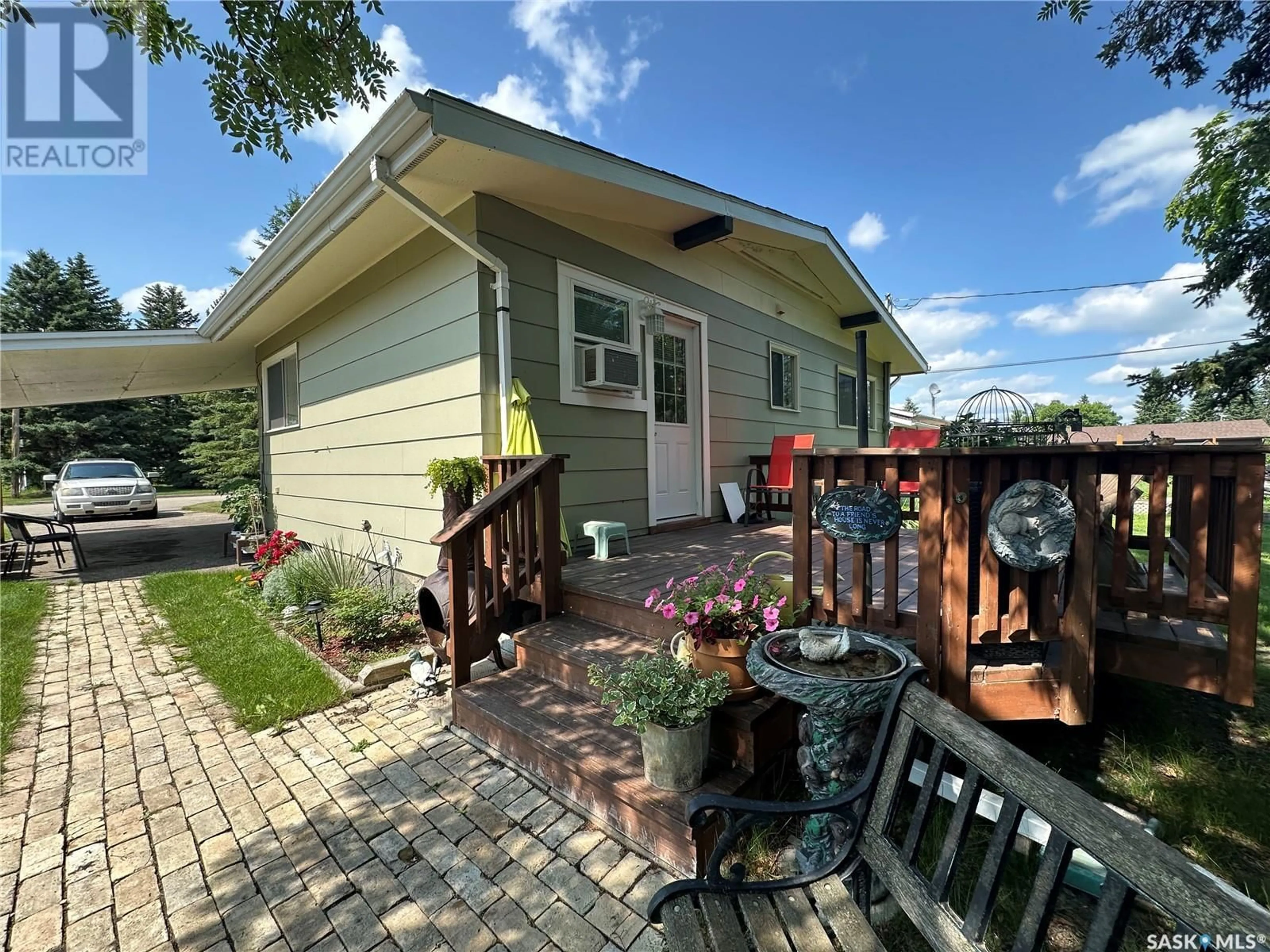 Patio, street for 216 5TH STREET, Ituna Saskatchewan S0A1N0