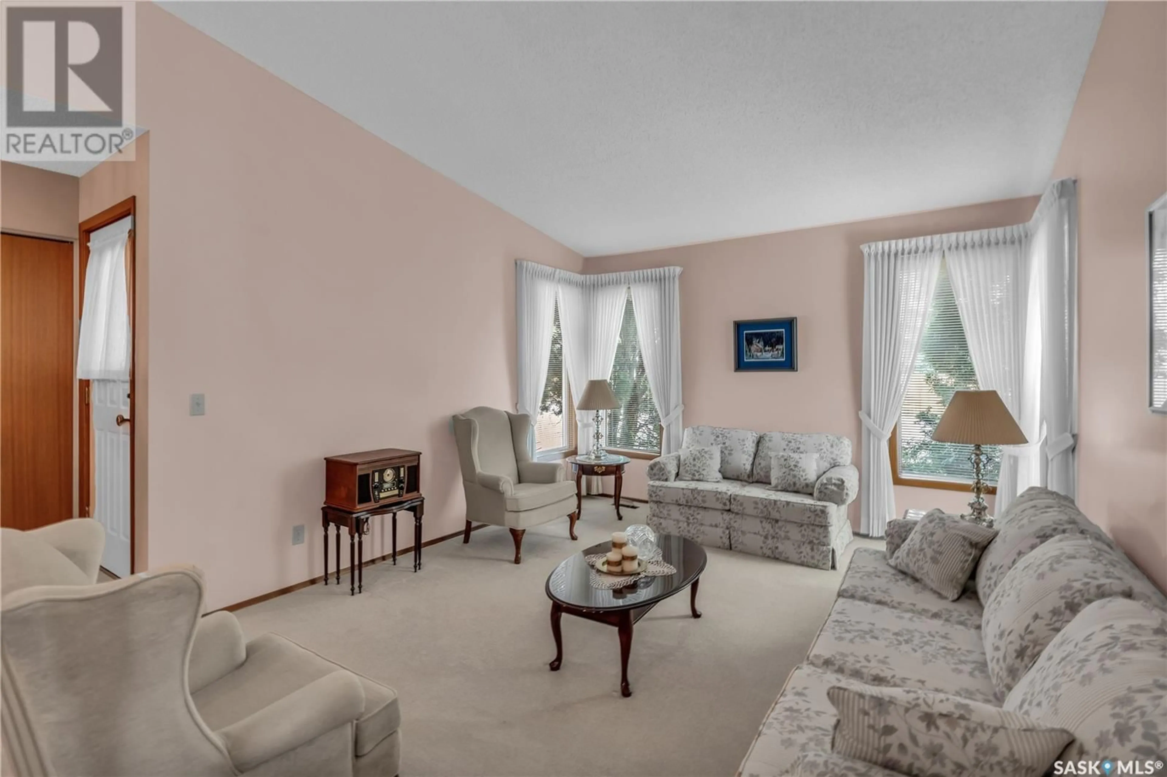 Living room with furniture, unknown for 606 WHITEWOOD WAY, Saskatoon Saskatchewan S7J4L6