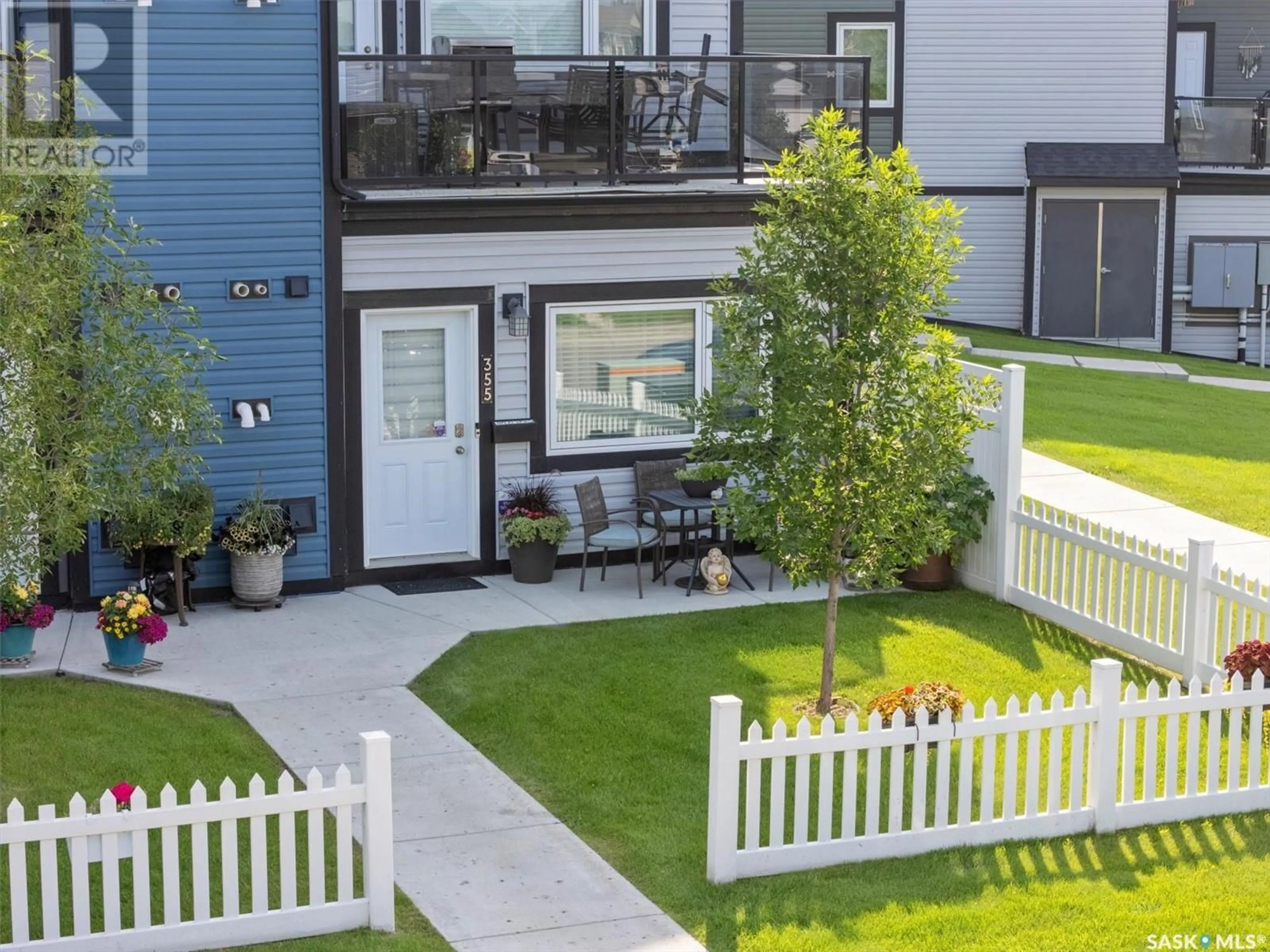 Home with vinyl exterior material, street for 620 - 355 CORNISH ROAD, Saskatoon Saskatchewan S7T0Y3