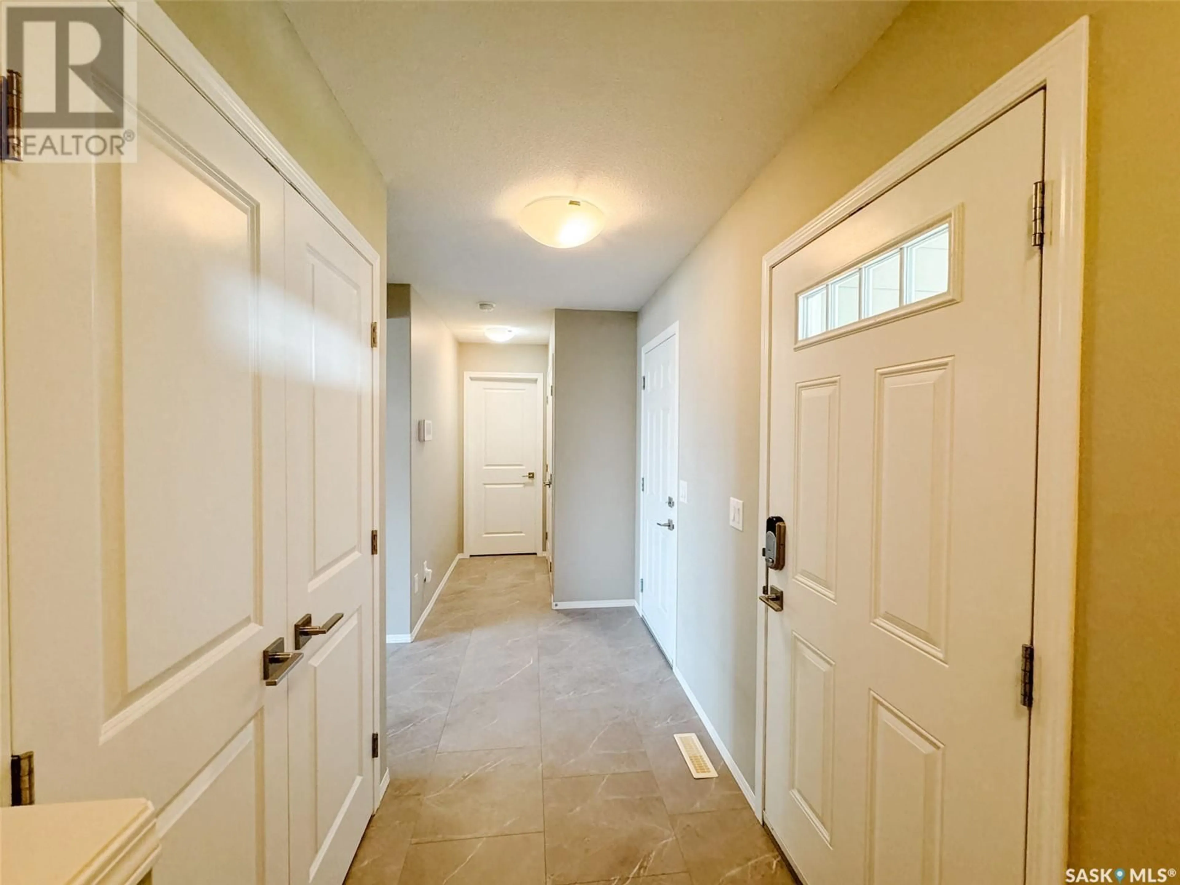 Indoor entryway for 215 EATON CRESCENT, Saskatoon Saskatchewan S7V0H4