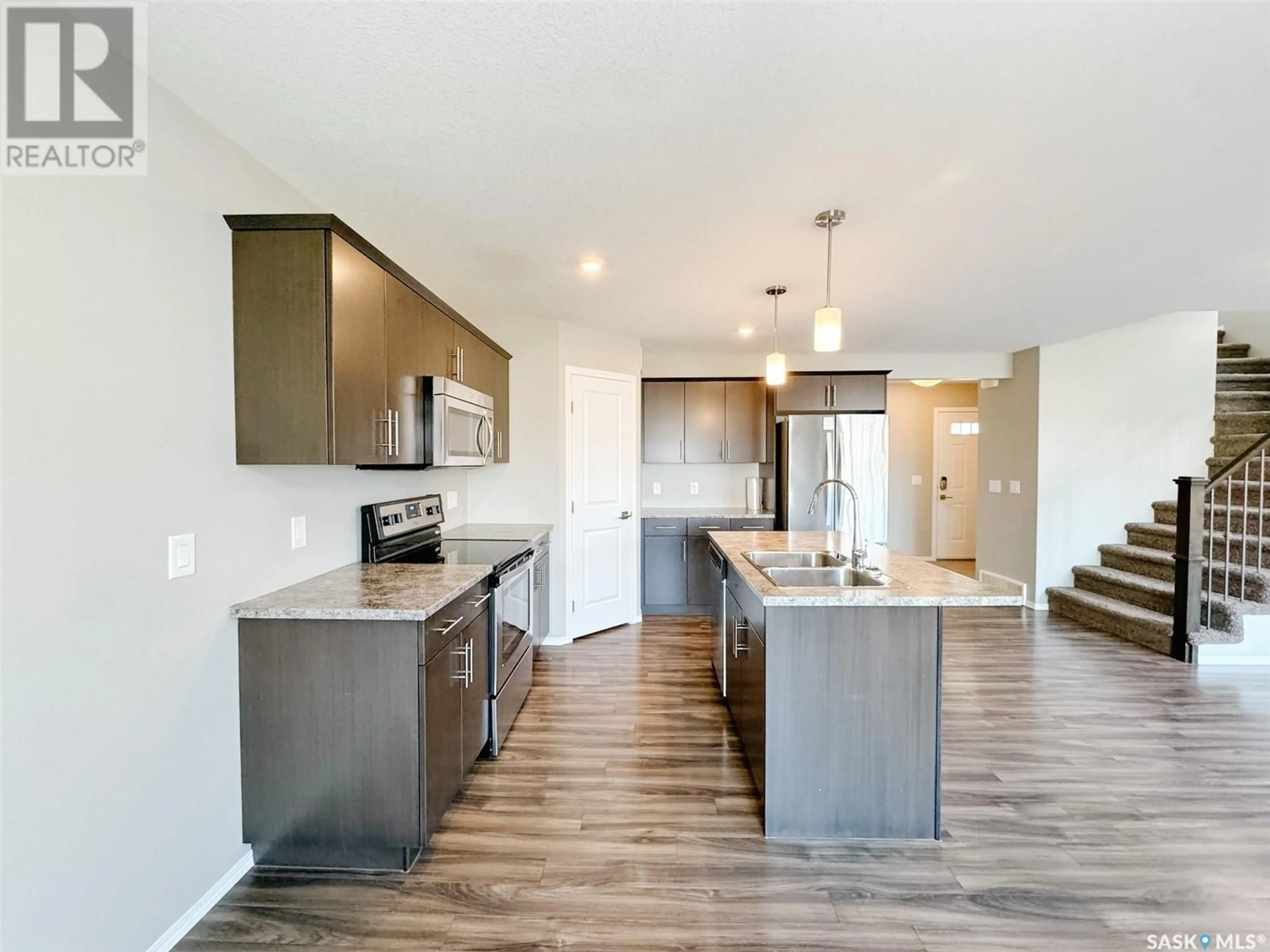 Open concept kitchen, unknown for 215 EATON CRESCENT, Saskatoon Saskatchewan S7V0H4