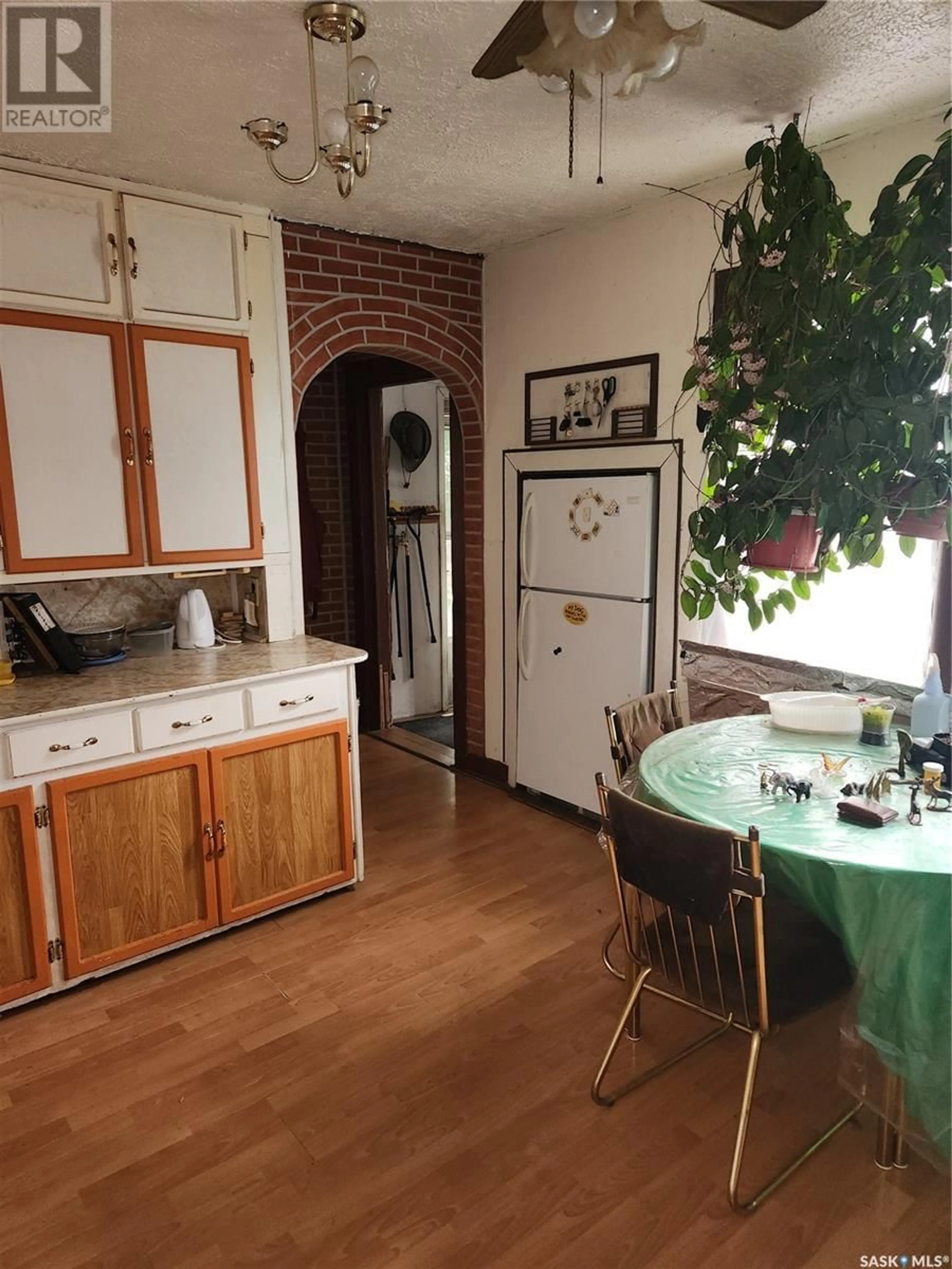 Unknown for 427 HOME STREET, Moose Jaw Saskatchewan S6H4X7