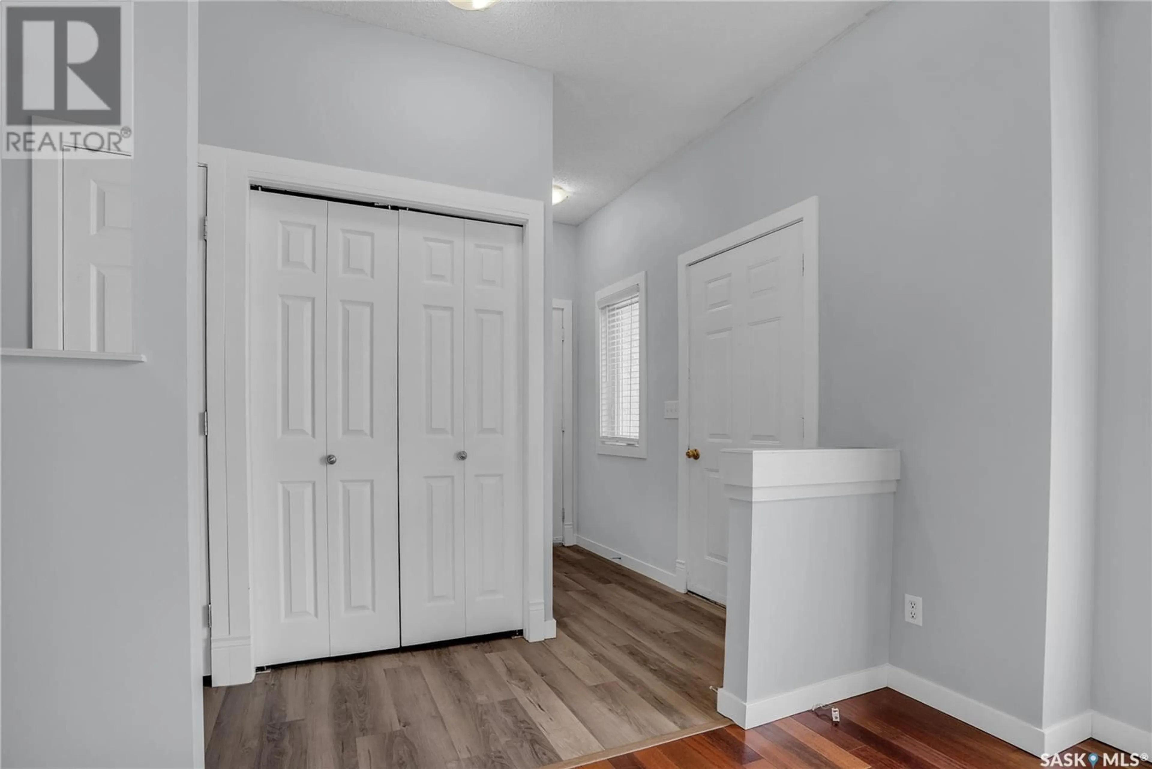Indoor entryway for 2423 KENDERDINE ROAD, Saskatoon Saskatchewan S7N4A4
