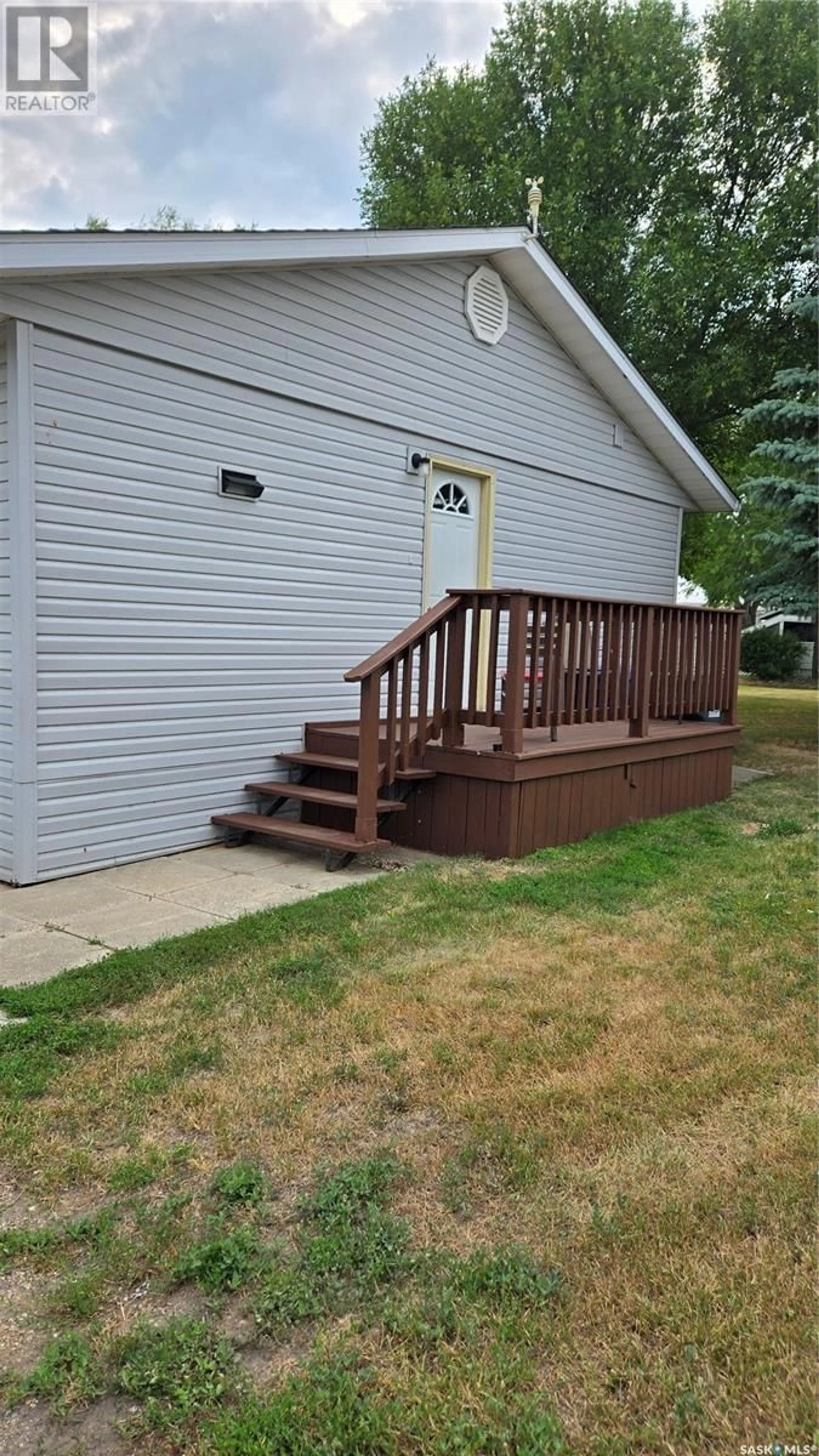 Patio, street for 214 3RD STREET, Carnduff Saskatchewan S0C0S0