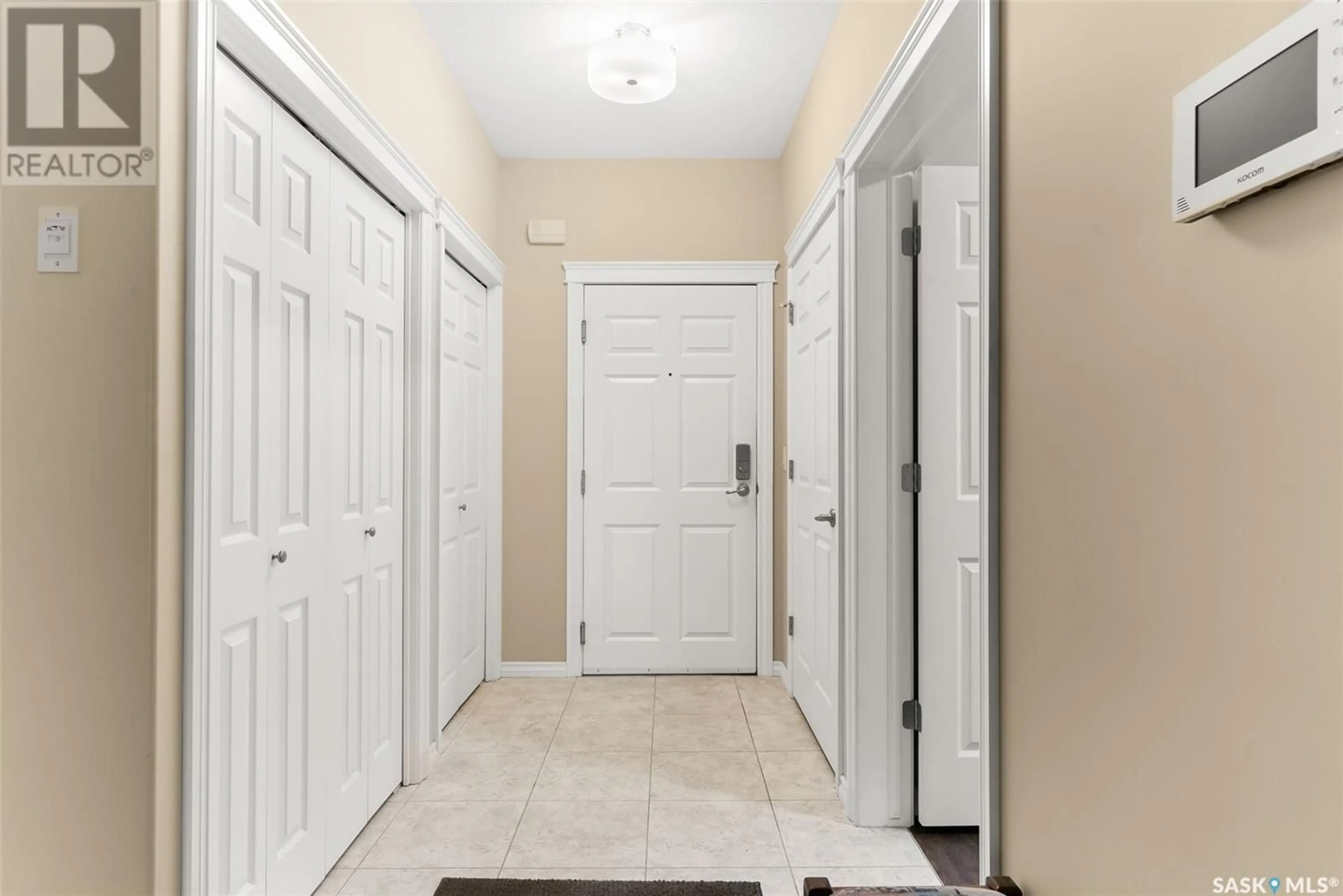 Indoor entryway for 4721 - 115 MCTAVISH STREET, Regina Saskatchewan S4S6H2