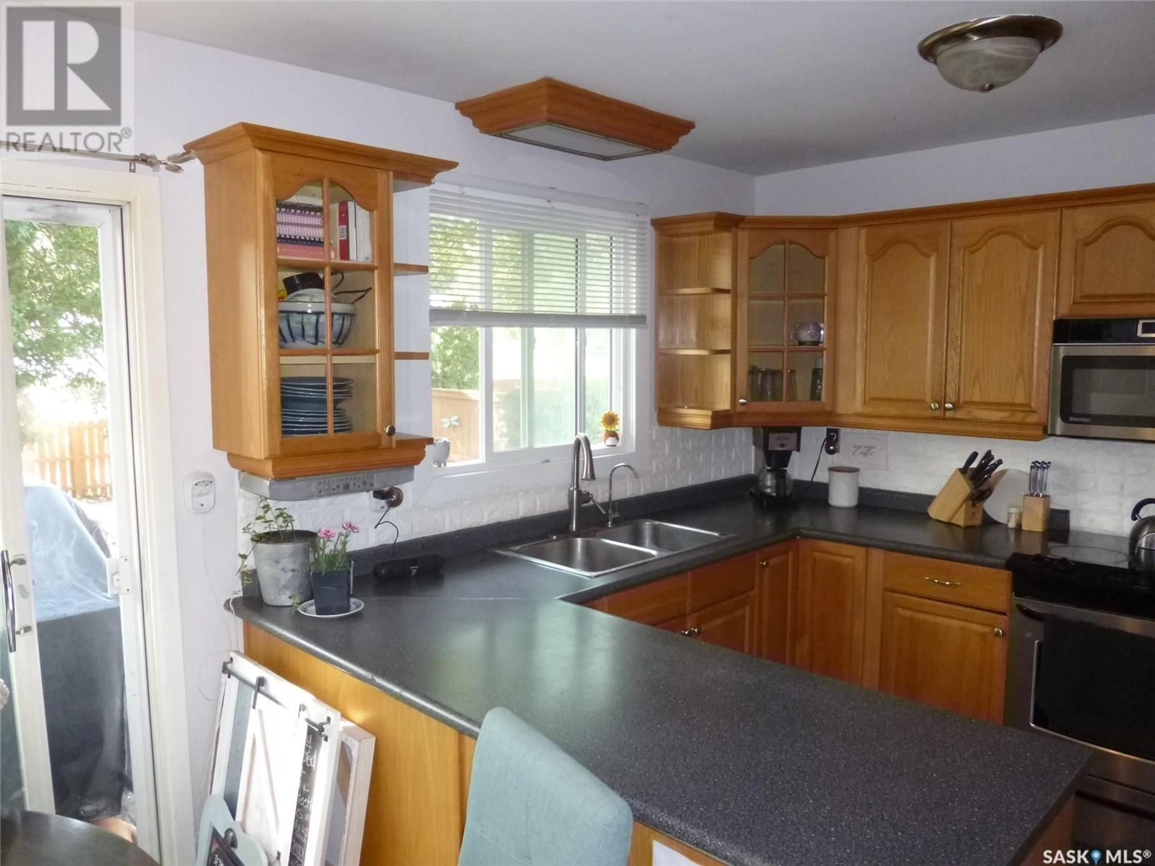 Standard kitchen, unknown for 79 SIBBALD CRESCENT, Regina Saskatchewan S4T7L6