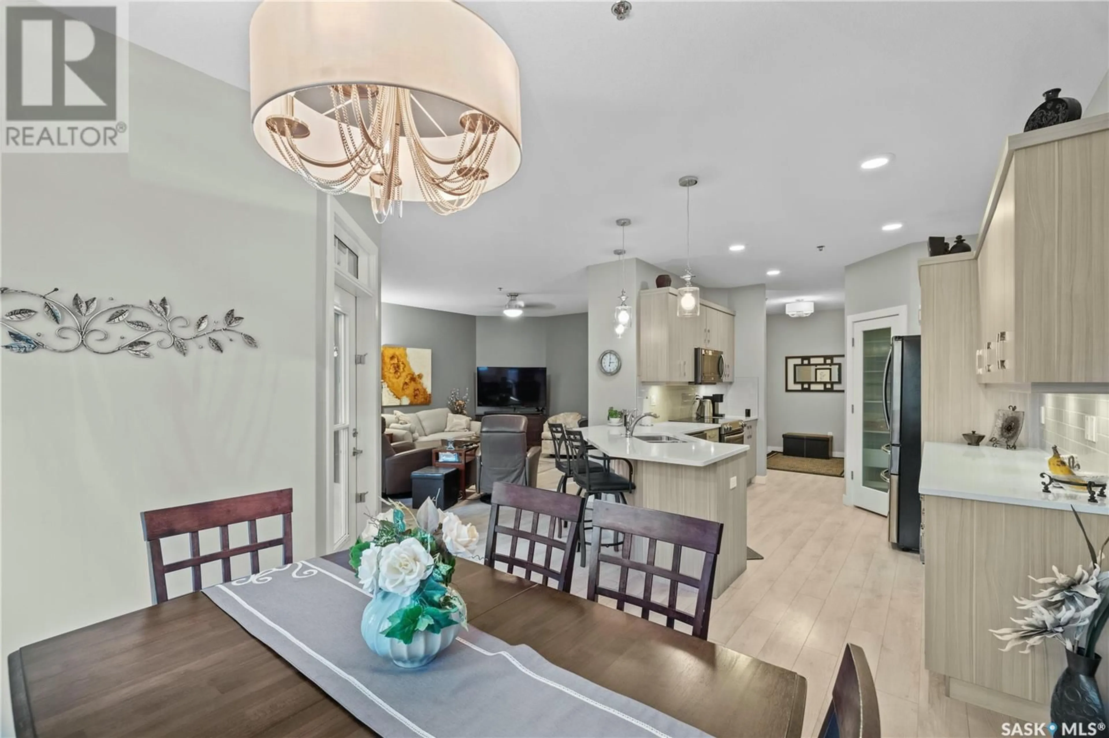 Open concept kitchen, unknown for 201 1515 ANSON ROAD, Regina Saskatchewan S4P0E7