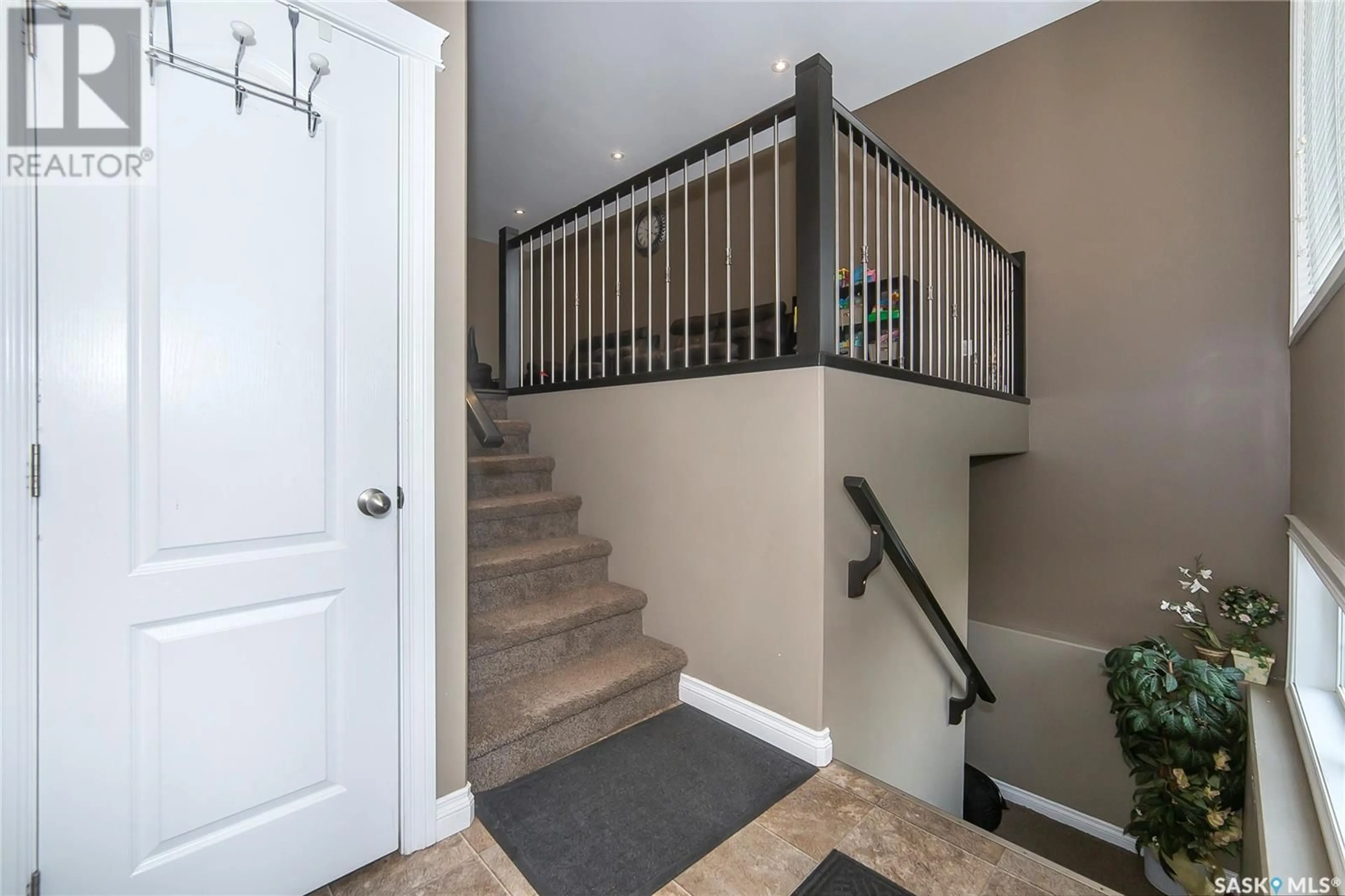 Indoor entryway for 219 ZARY ROAD, Saskatoon Saskatchewan S7K0K3