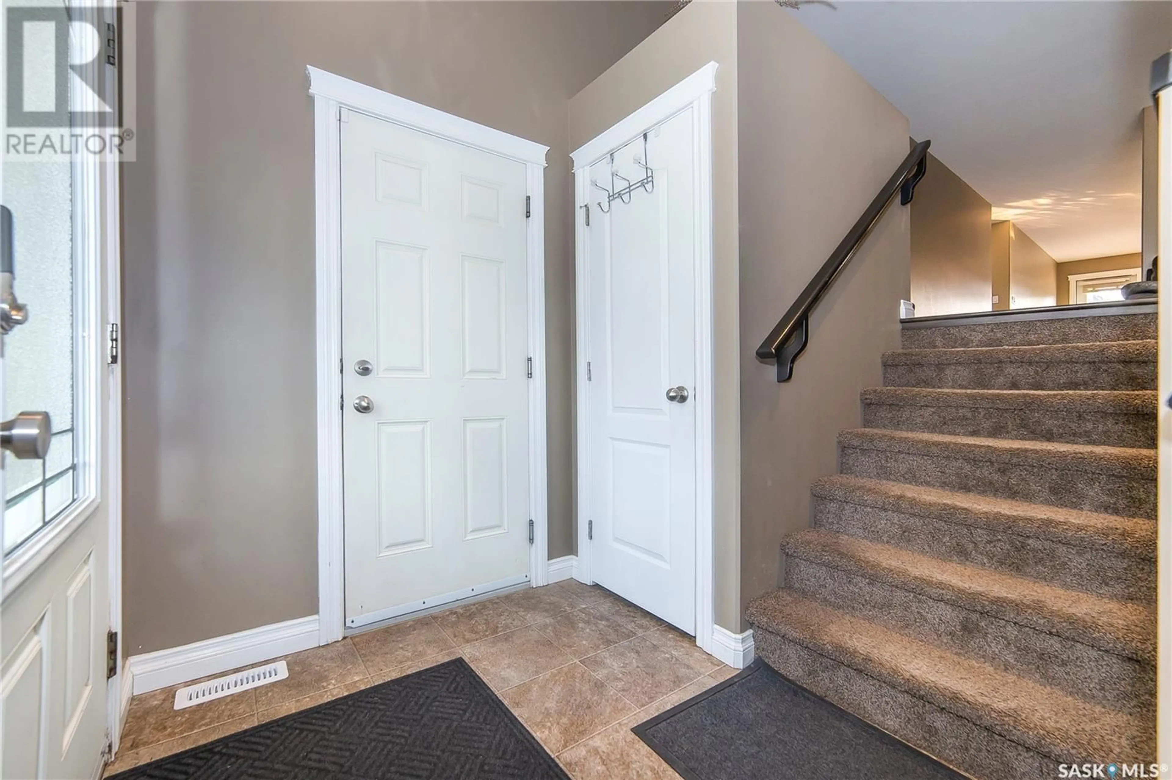 Indoor entryway for 219 ZARY ROAD, Saskatoon Saskatchewan S7K0K3