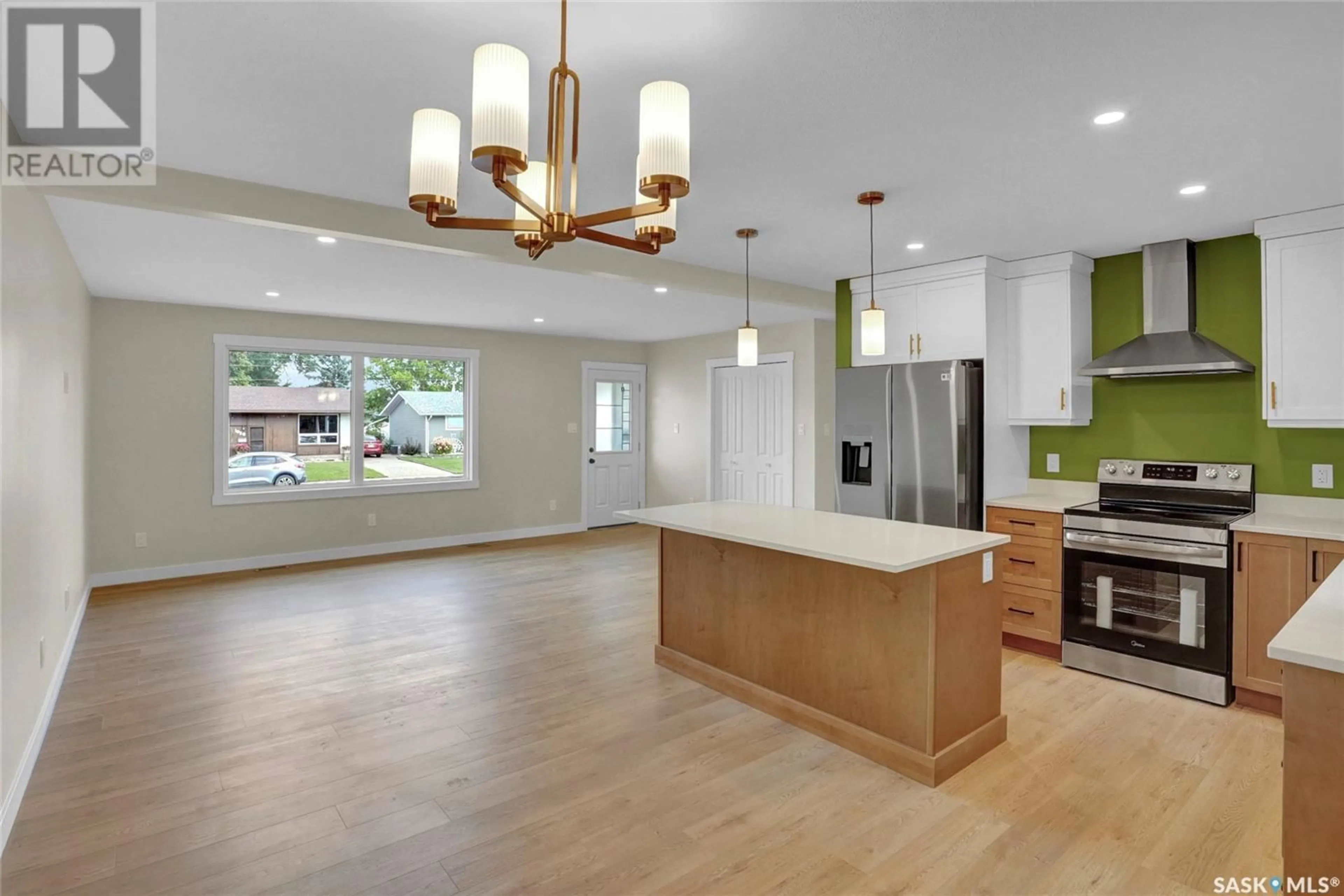 Open concept kitchen, unknown for 1049 SIMCOE STREET, Moose Jaw Saskatchewan S6H3J3