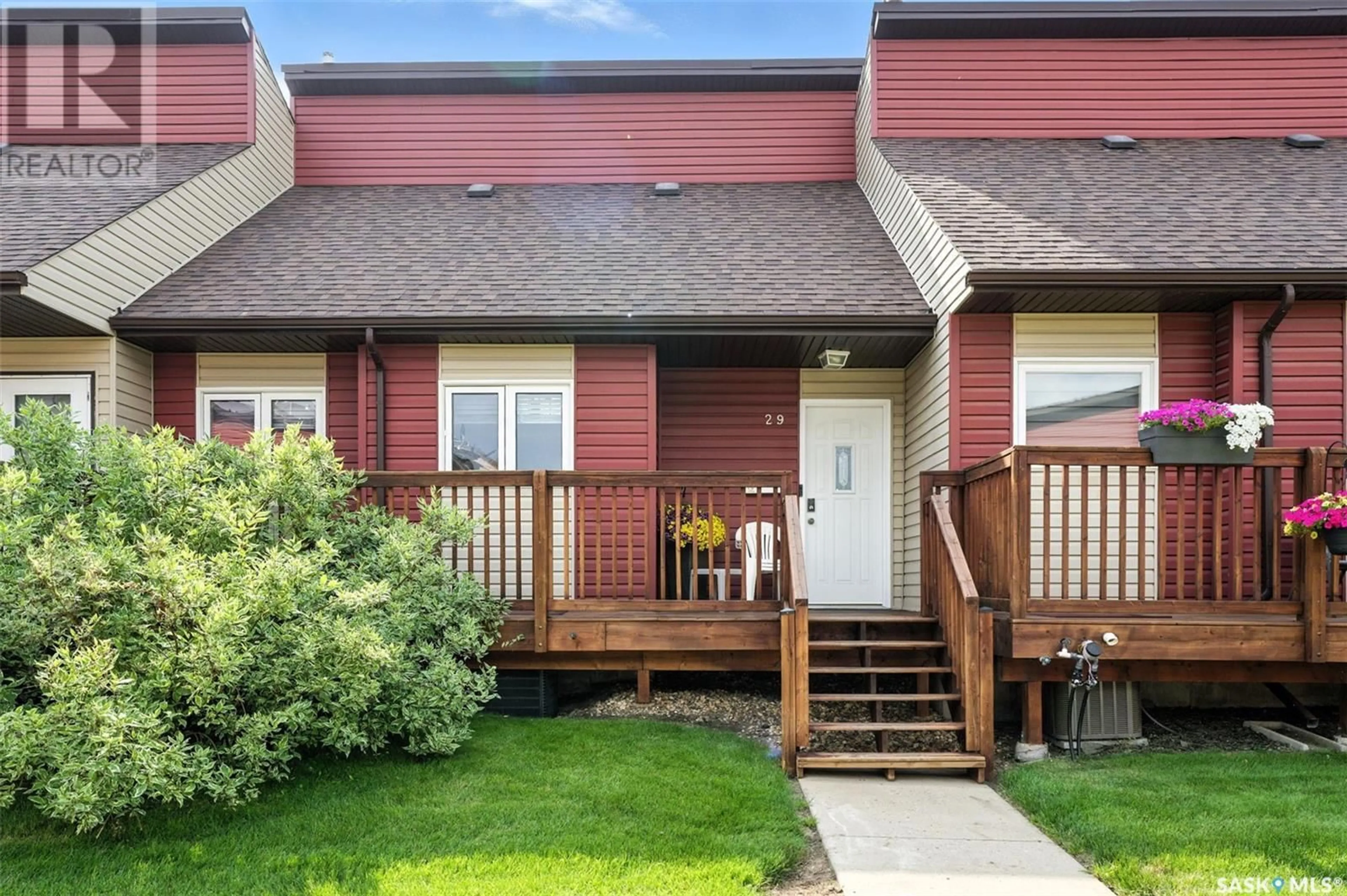 Home with vinyl exterior material, unknown for 331 - 29 PENDYGRASSE ROAD, Saskatoon Saskatchewan S7M4R3