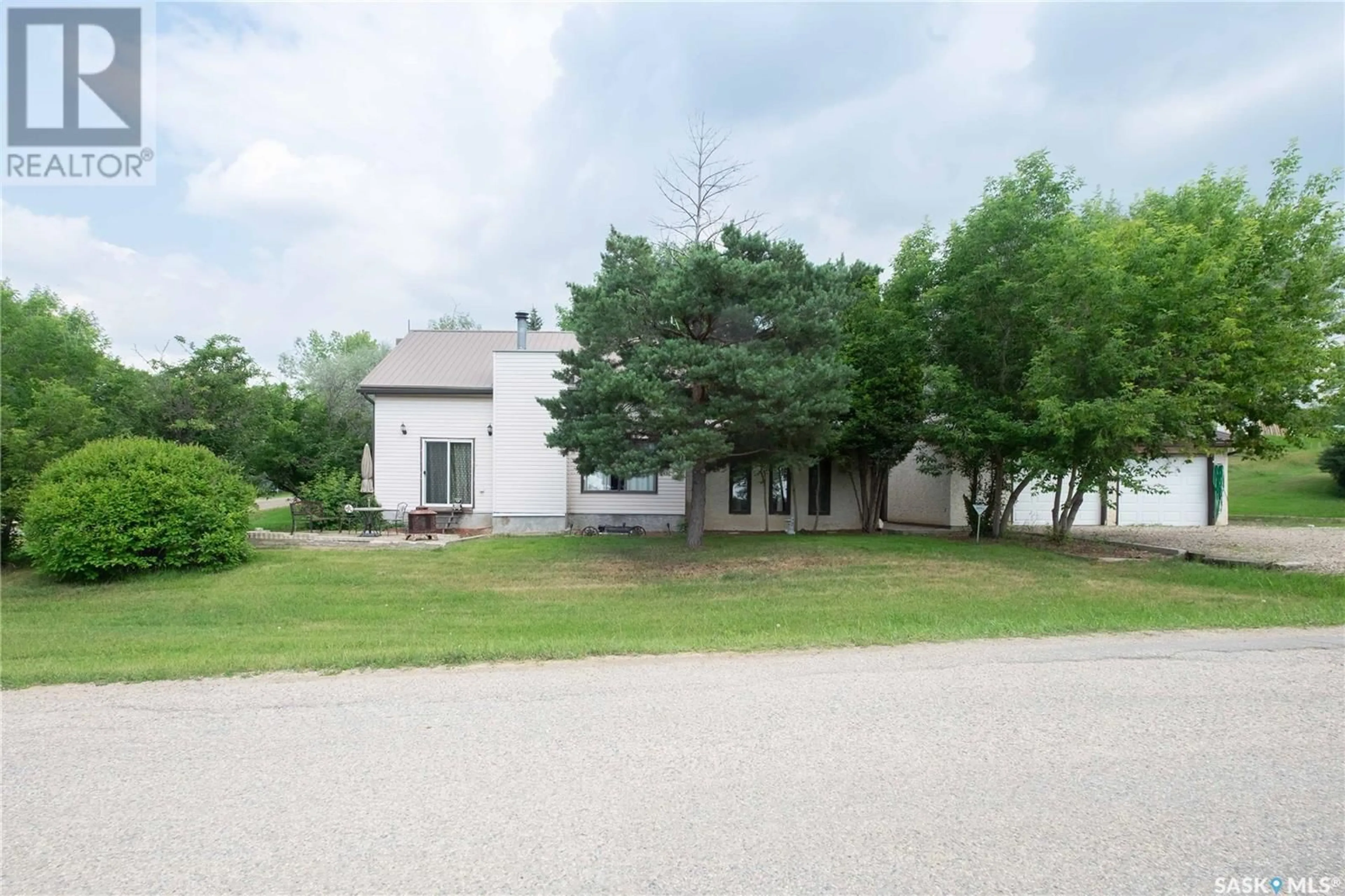 A pic from outside/outdoor area/front of a property/back of a property/a pic from drone, street for 501 BANK STREET, Saskatchewan Beach Saskatchewan S0G4L0