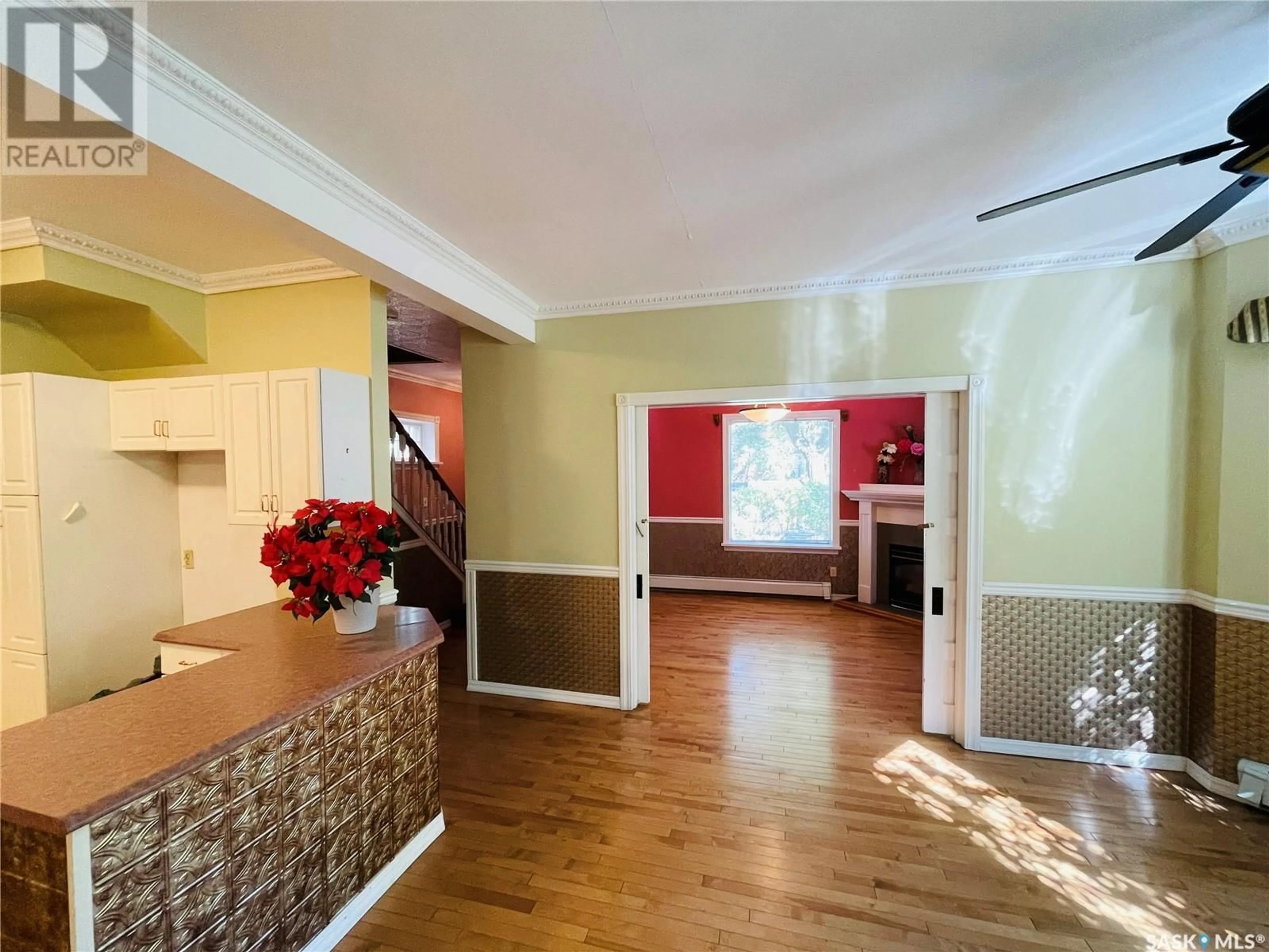 Indoor foyer for 2230 ROSE STREET, Regina Saskatchewan S4R2A6