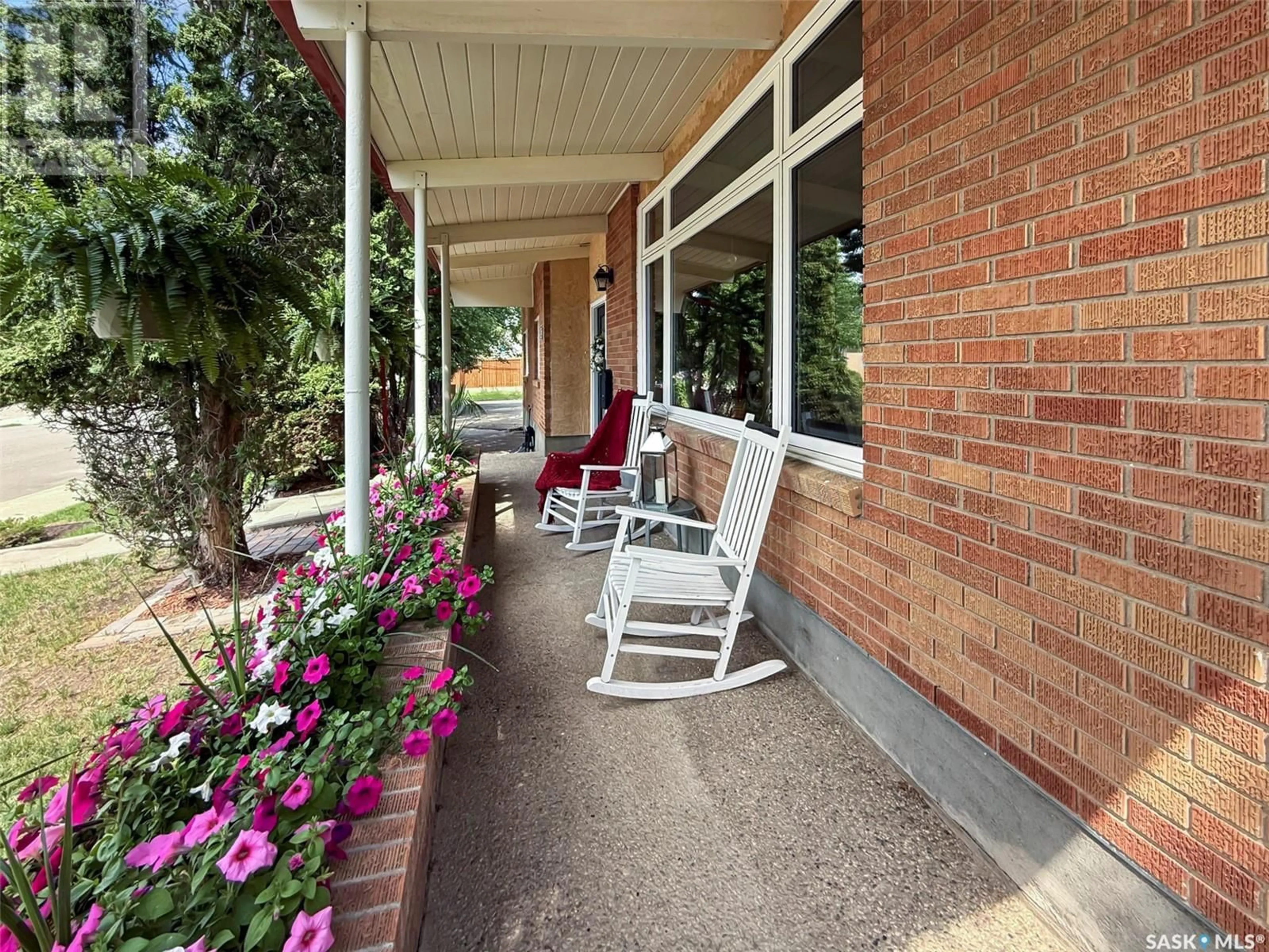 Patio, street for 1115 SIDNEY STREET, Swift Current Saskatchewan S9H1V1