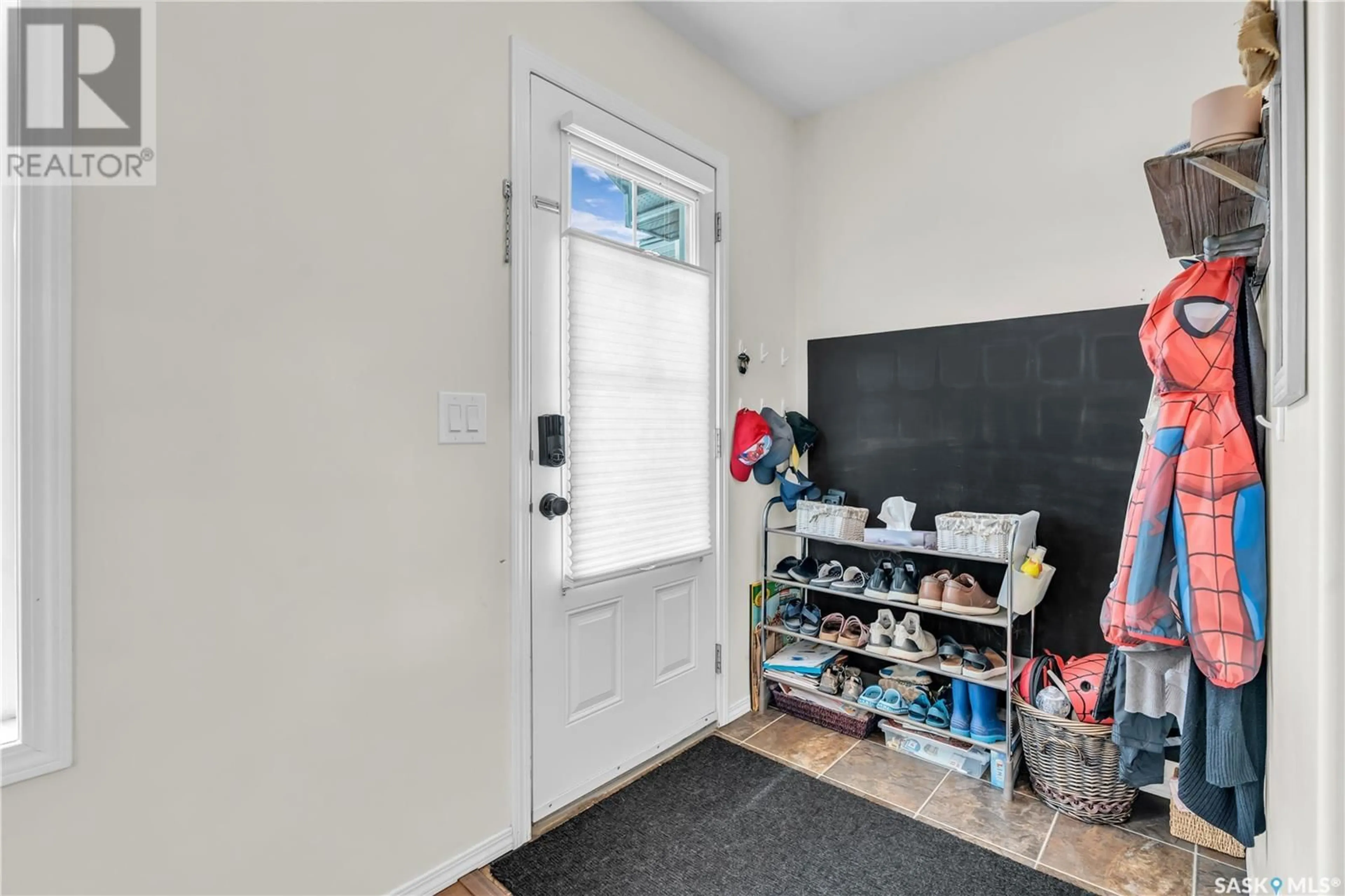 Indoor entryway for 226 LANGLOIS WAY, Saskatoon Saskatchewan S7T0L2