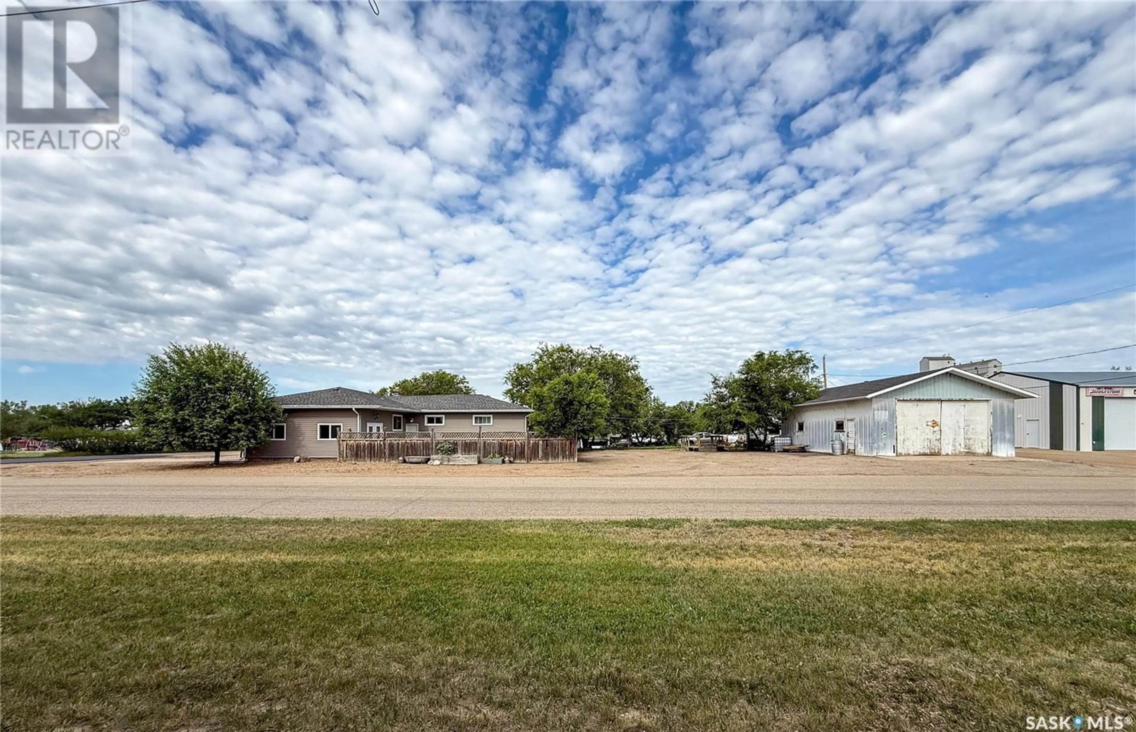A pic from outside/outdoor area/front of a property/back of a property/a pic from drone, unknown for 223 2ND AVENUE, Frontier Saskatchewan S0N0W0